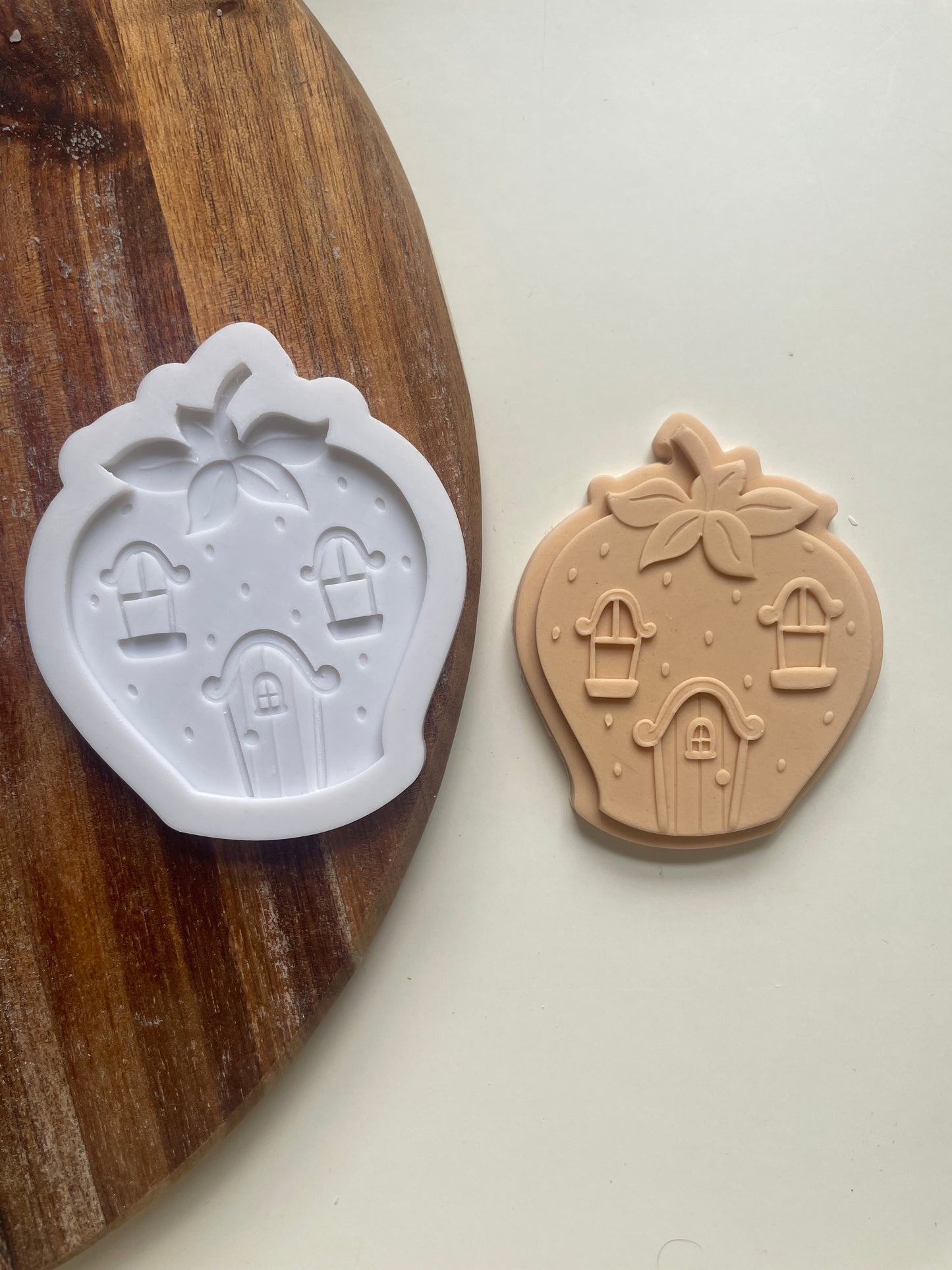 Strawberry House | Embosser / Debosser And Cutter Set