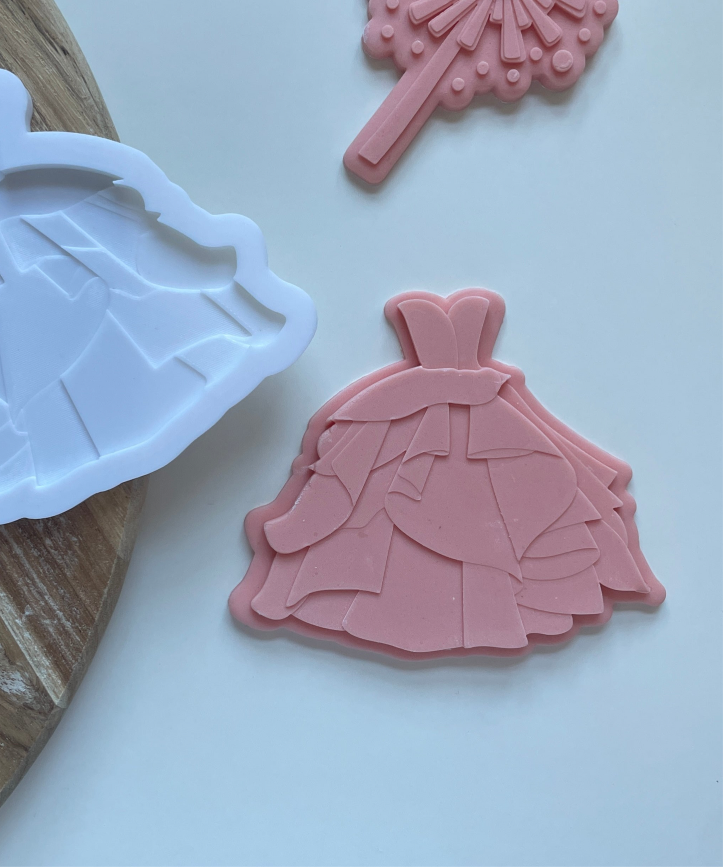 Pink Witch Dress | Debosser / Embosser And Cutter Set