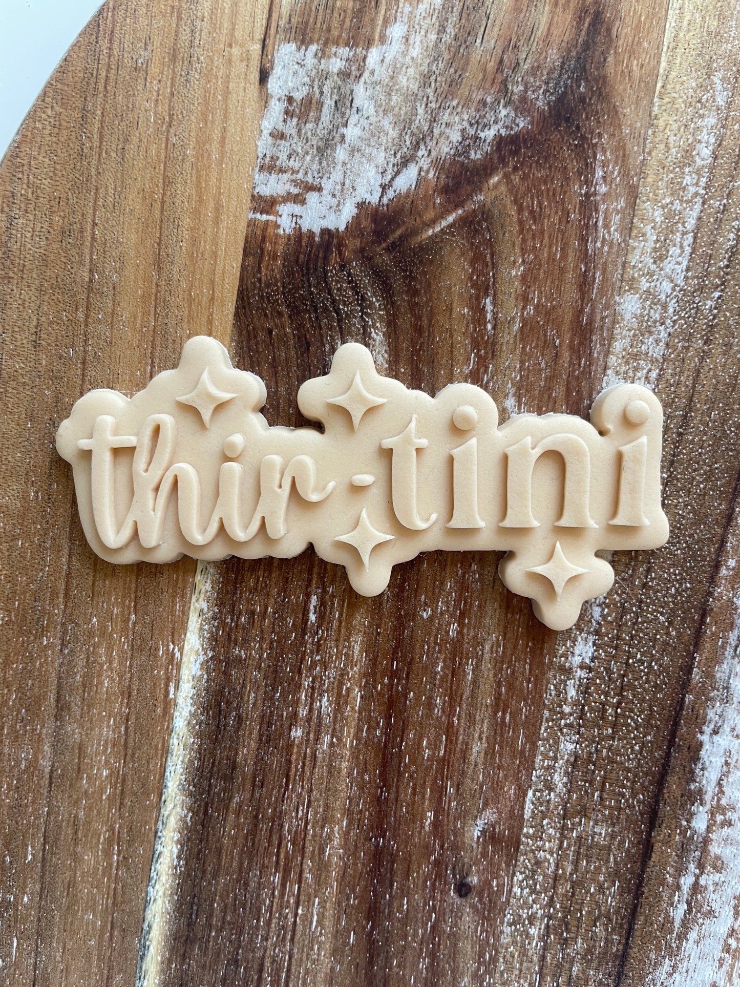 thirtini Embosser debosser and cutter for fondant