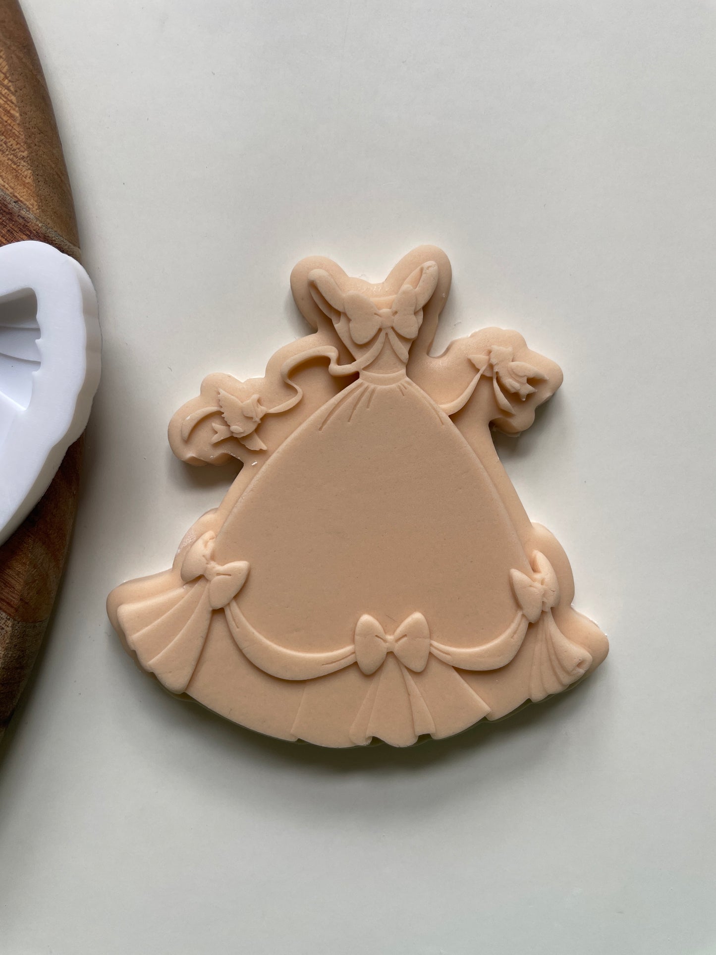 Birds And Princess Dress | Embosser / Debosser And Cutter