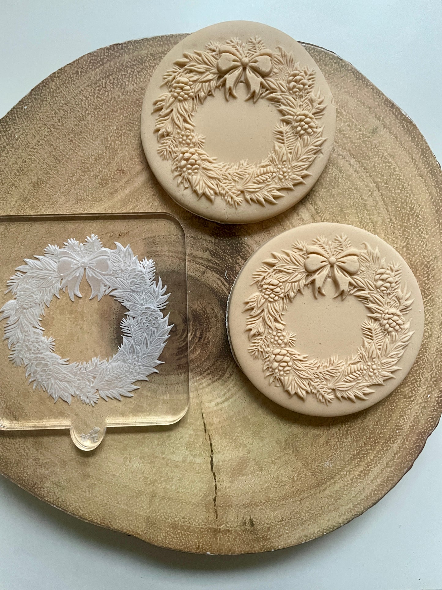 Traditional Christmas Wreath | Debosser / Embosser