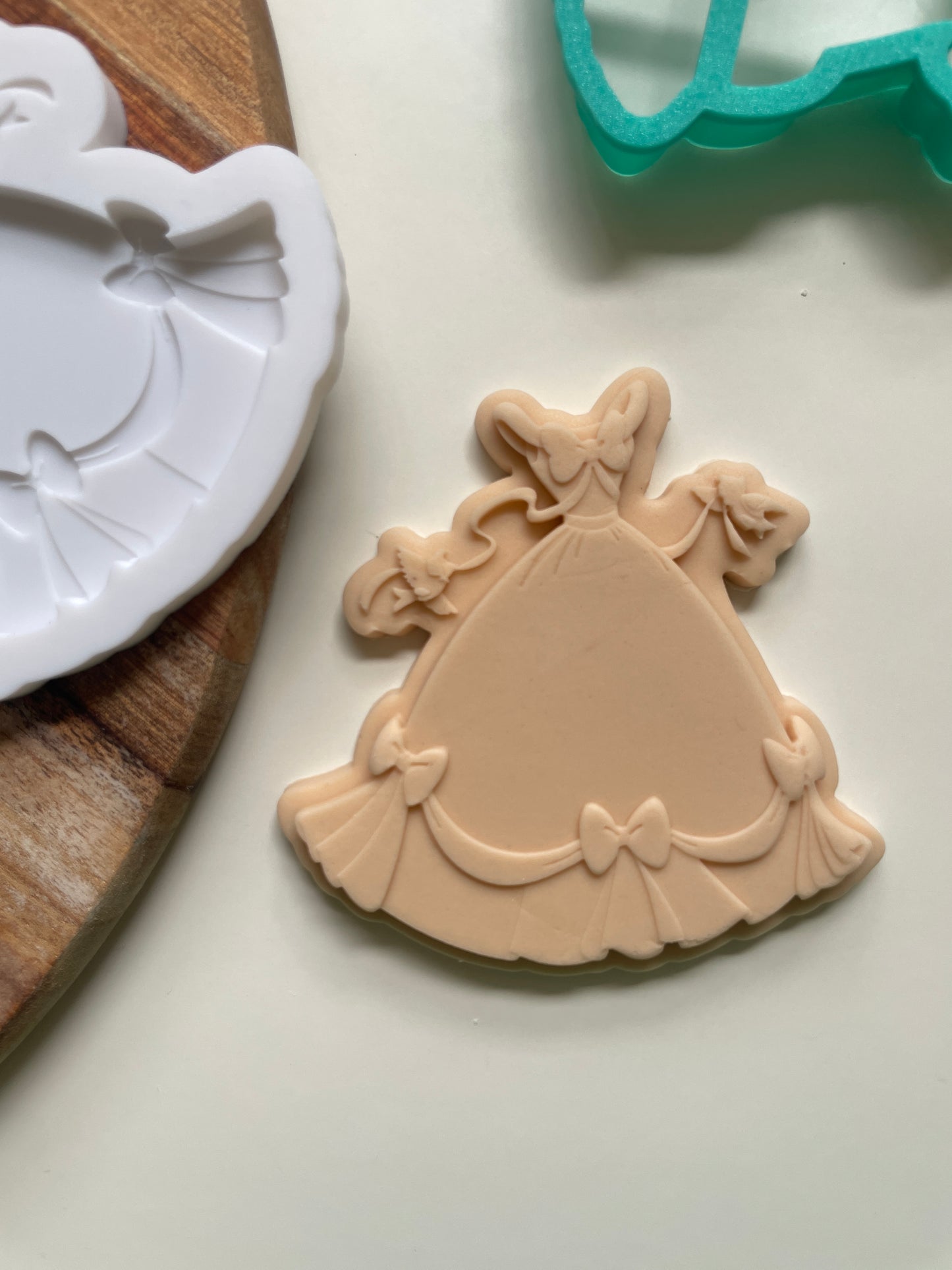 Birds And Princess Dress | Embosser / Debosser And Cutter