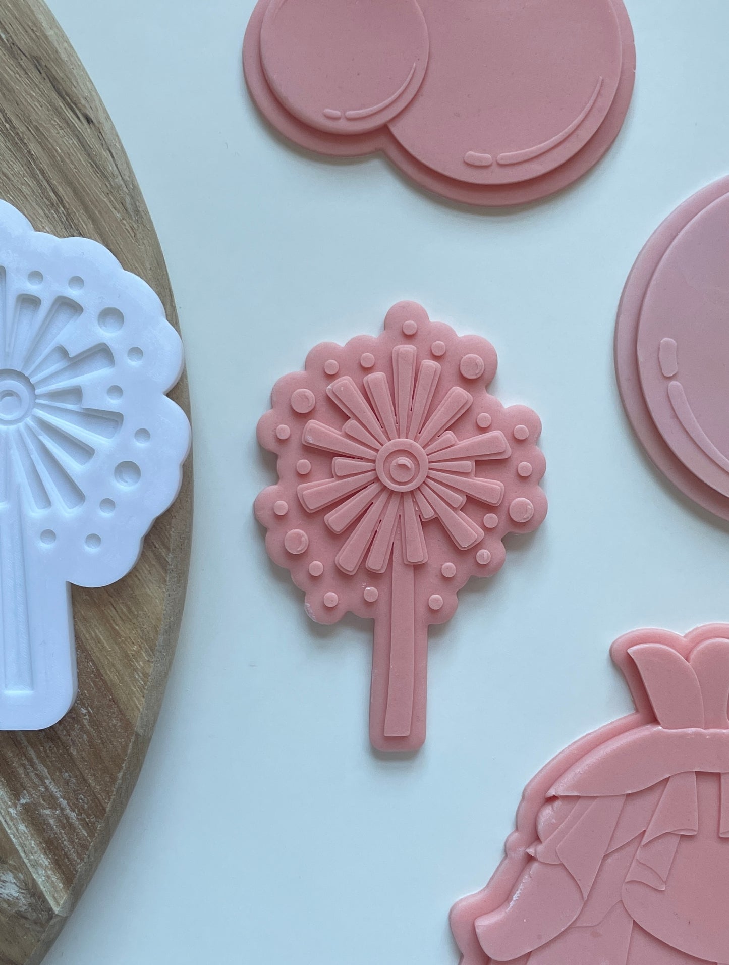 Magic Bubble Wand | Embosser / Debosser And Cutter Set