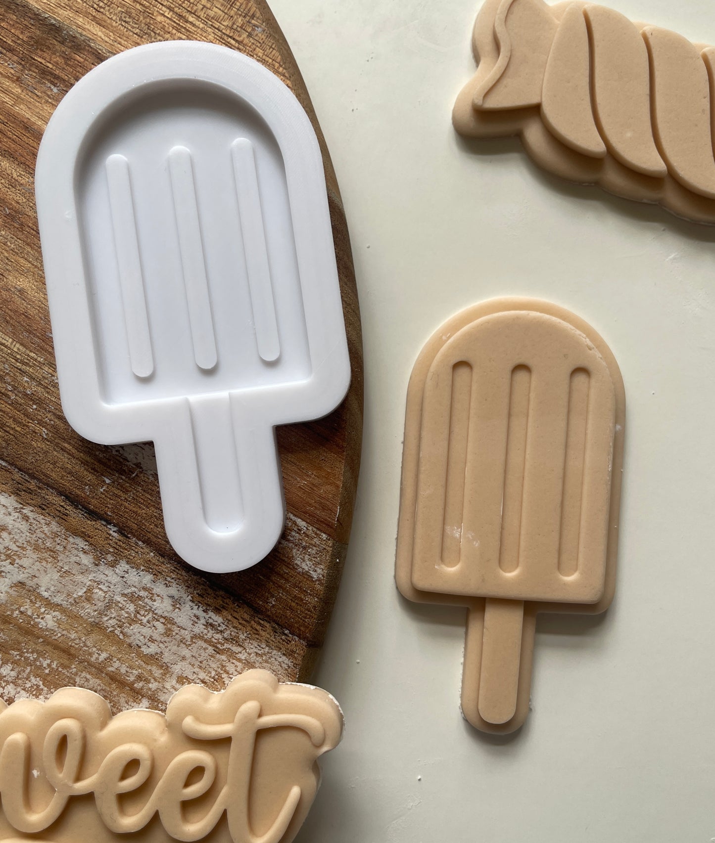 Ice Lolly | Embosser / Debosser And Cutter Set.