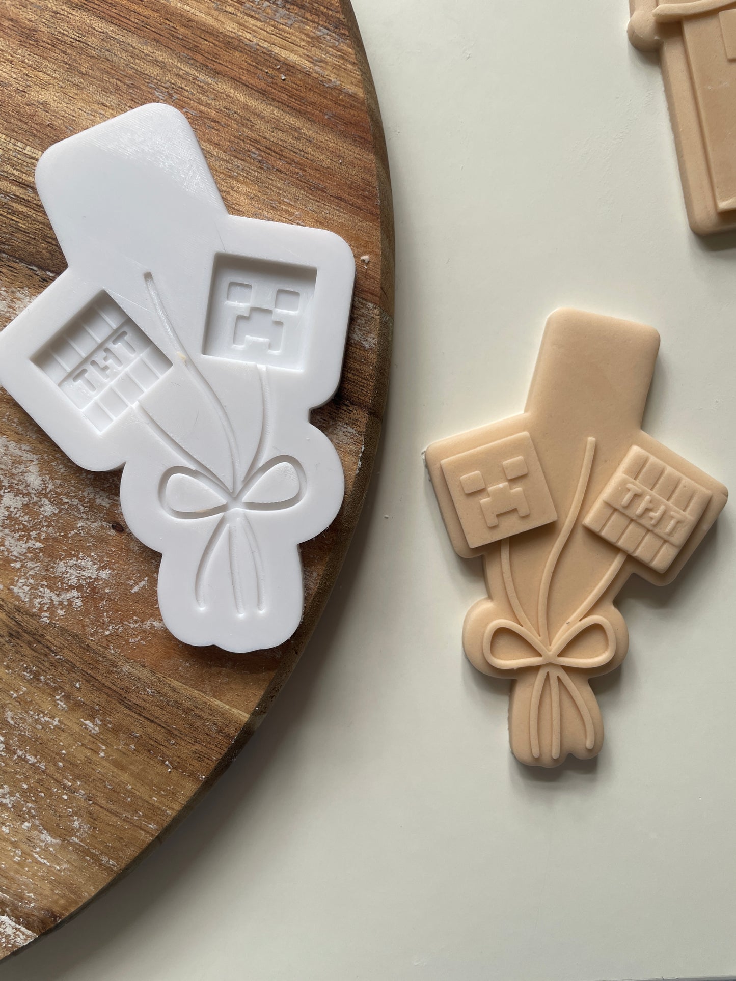 TNT Creeper Balloon | Embosser / Debosser And Cutter Set