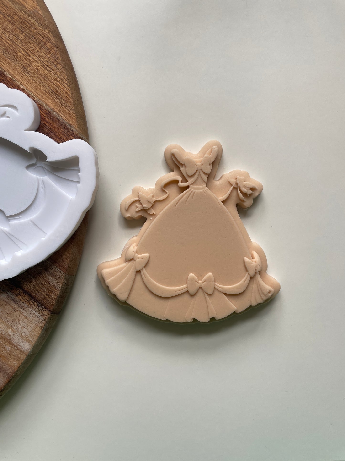 Birds And Princess Dress | Embosser / Debosser And Cutter