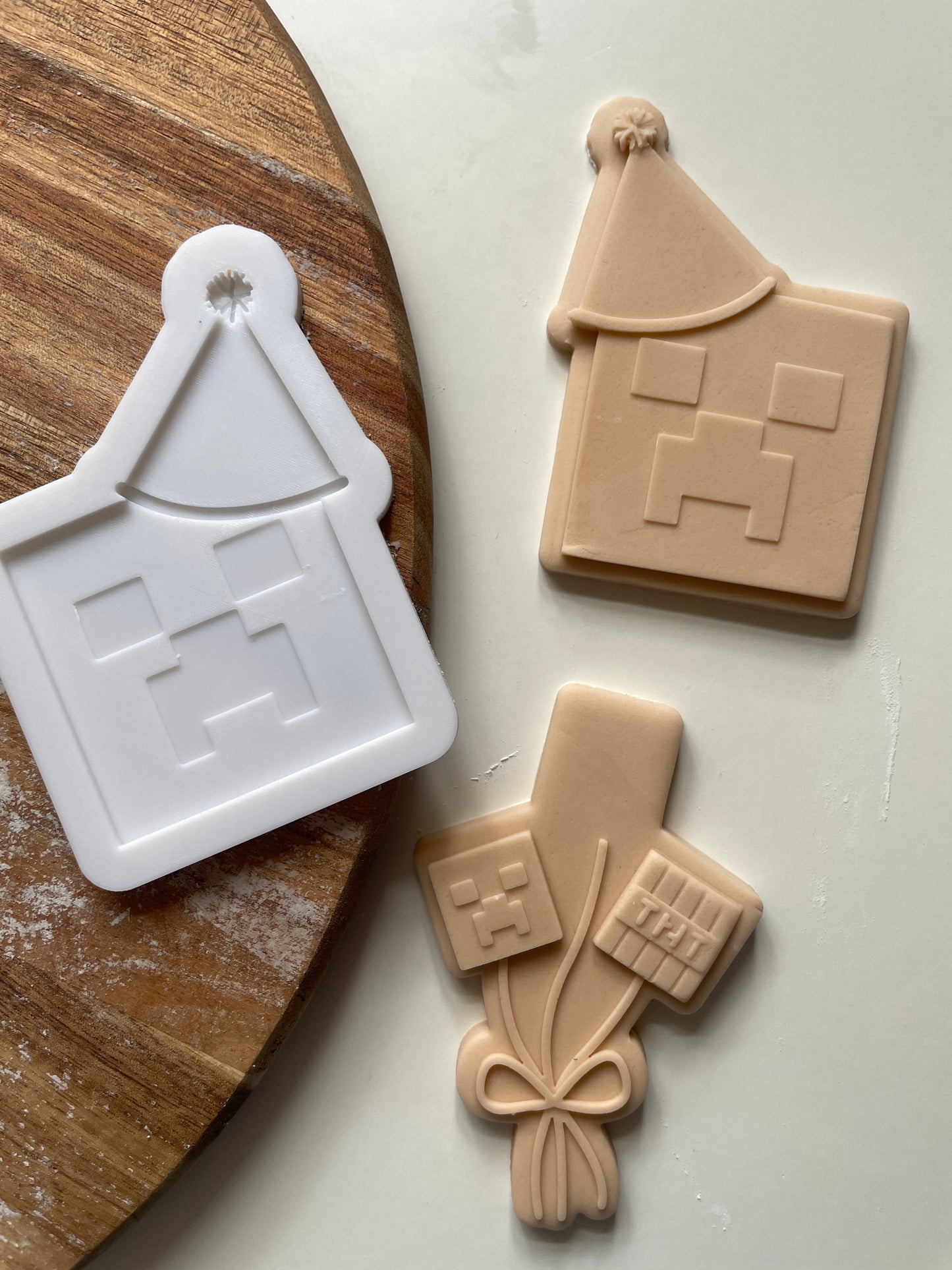 Party Creeper | Embosser / Debosser And Cutter
