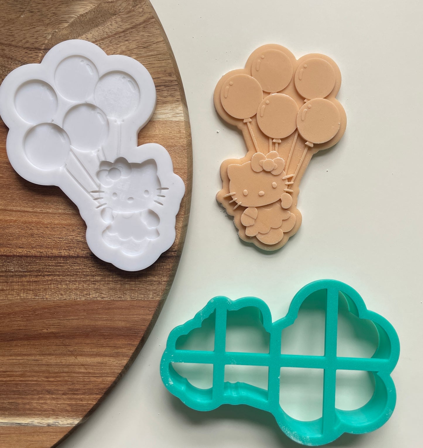 Hello kitty themed Debossers and cutters for fondant