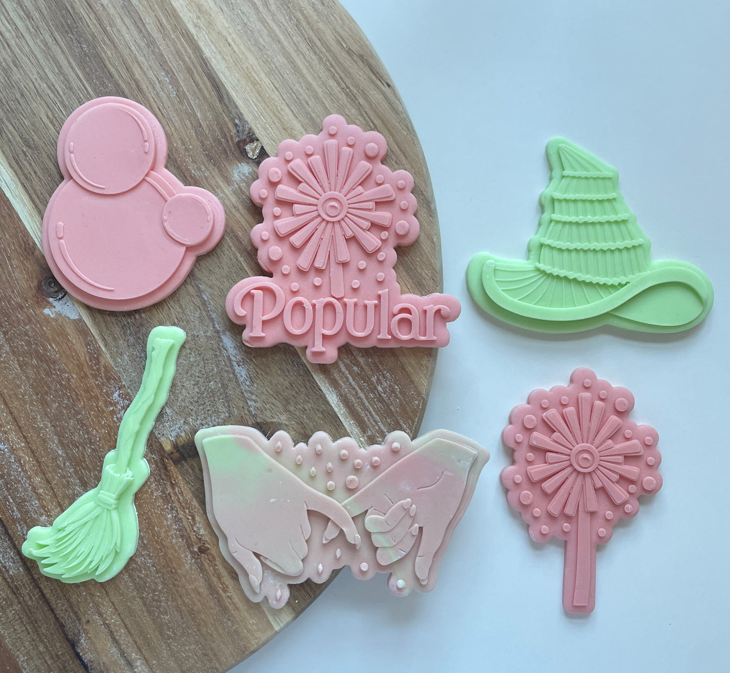 Popular wand wicked theme debosser and cutter for fondant toppers