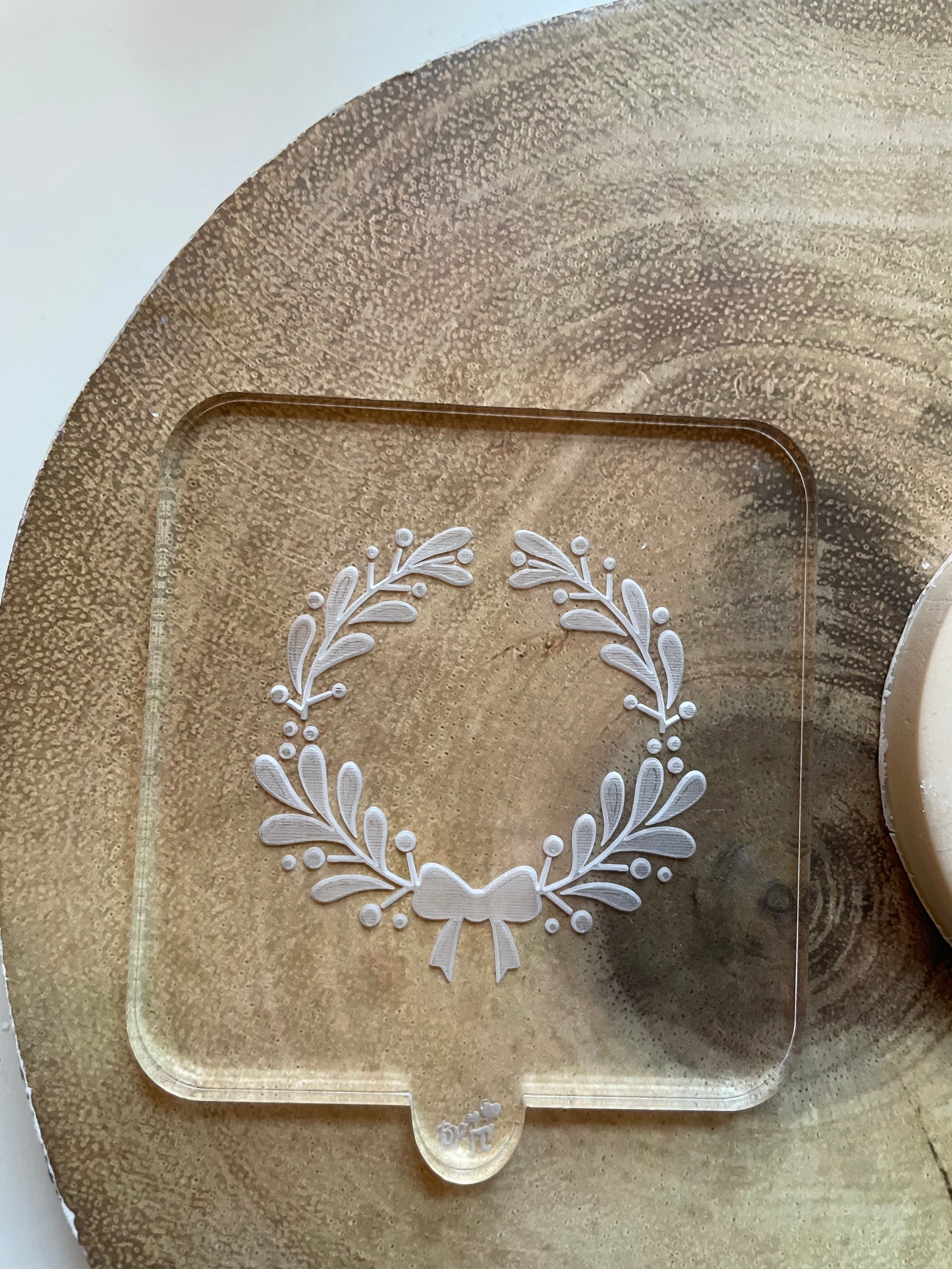 Mistletoe Christmas Wreath | Debosser / Embosser