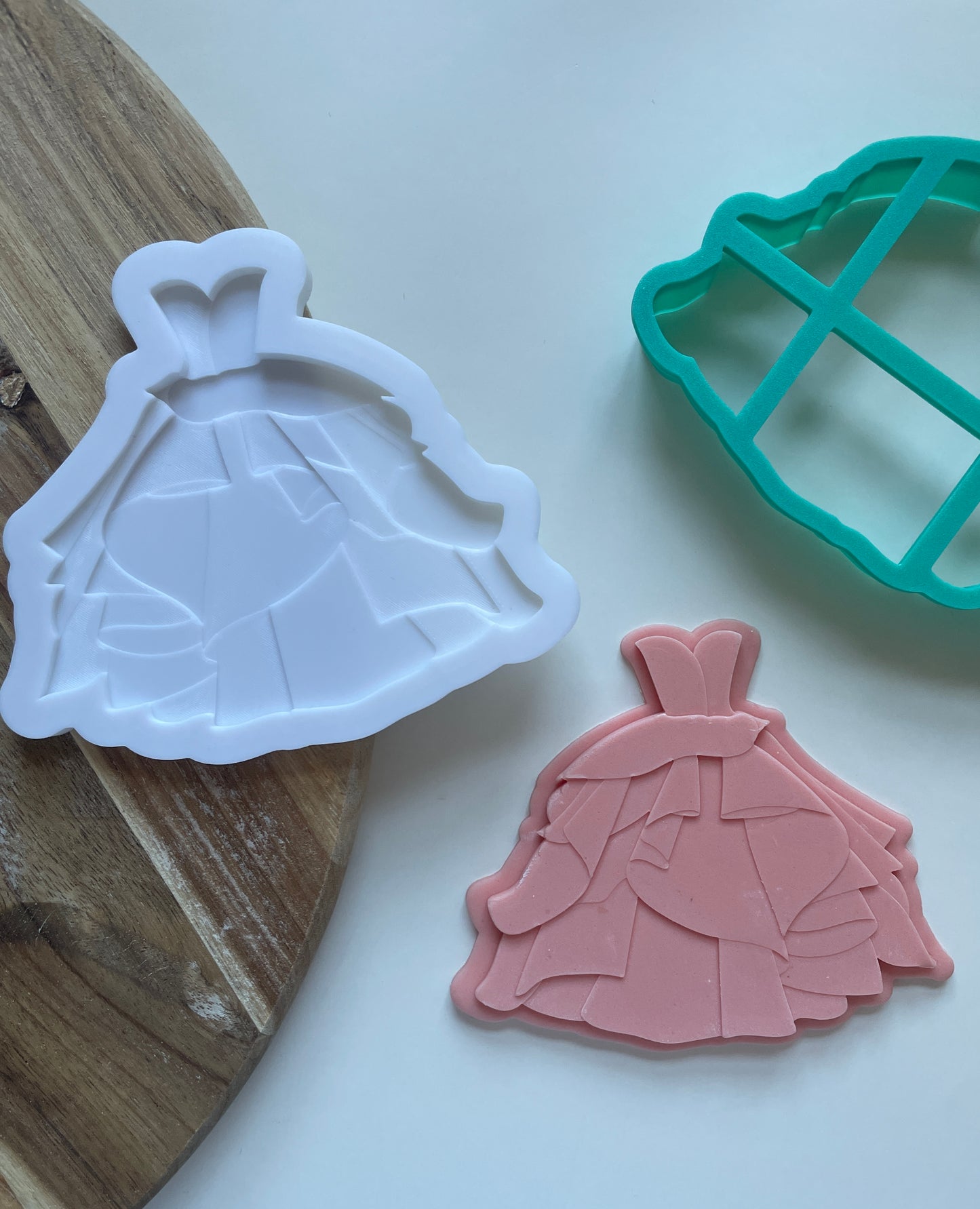Pink Witch Dress | Debosser / Embosser And Cutter Set