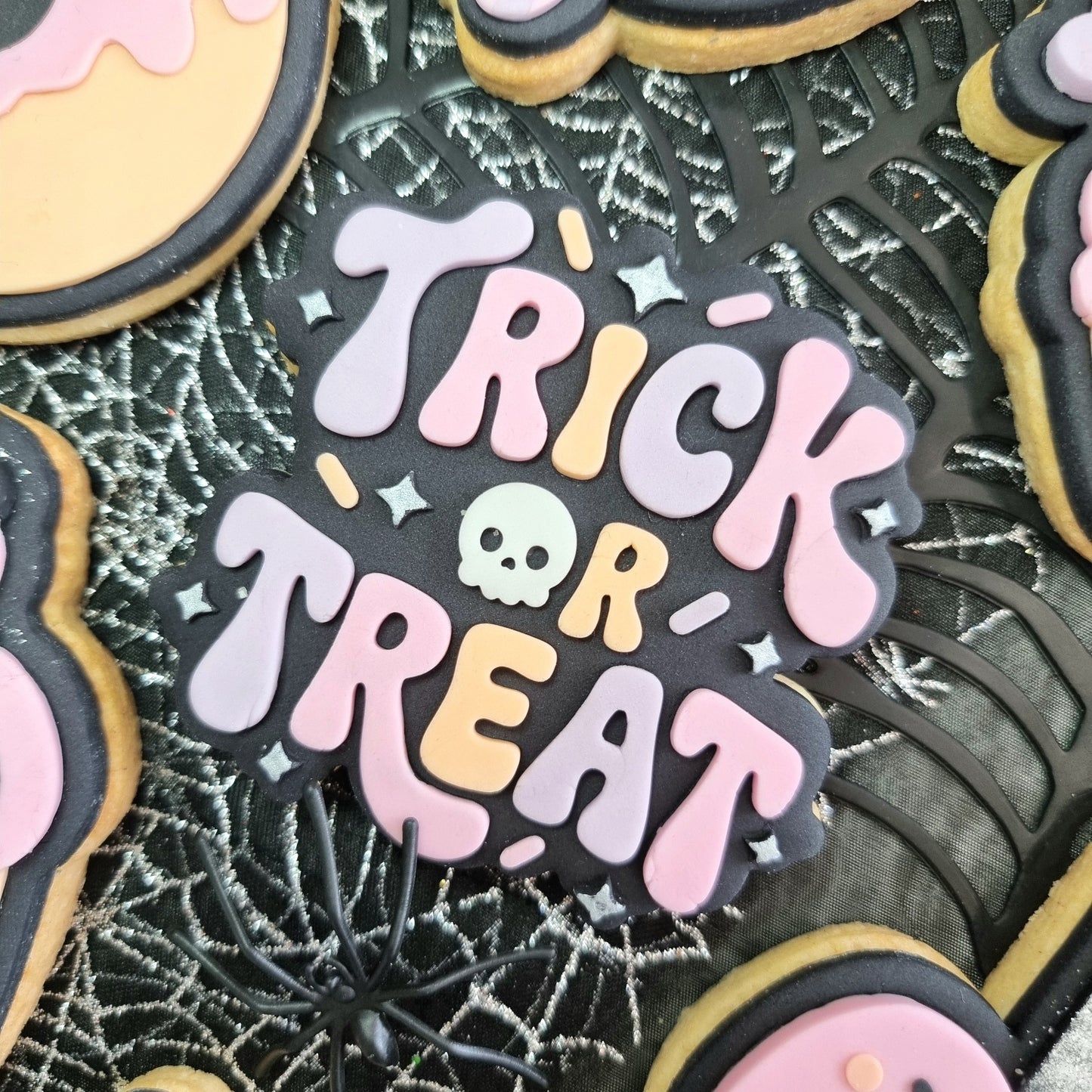 Spooky Toffee Apple | Embosser / Debosser And Cutter Set