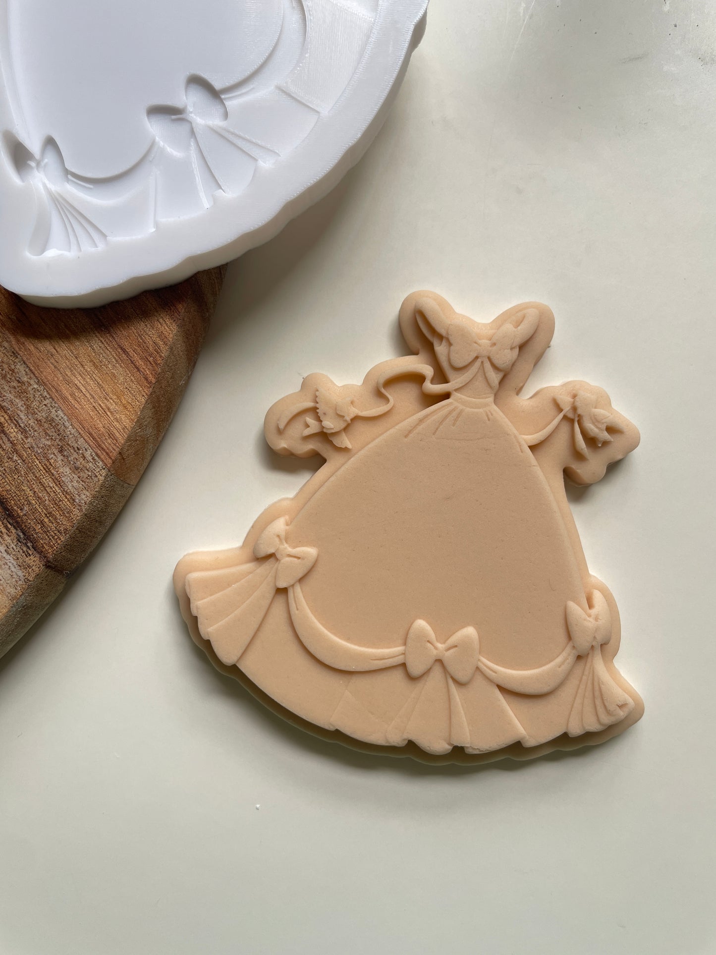 Birds And Princess Dress | Embosser / Debosser And Cutter
