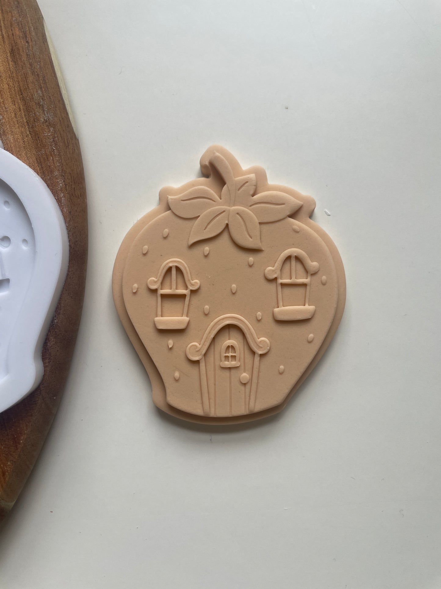 Strawberry House | Embosser / Debosser And Cutter Set