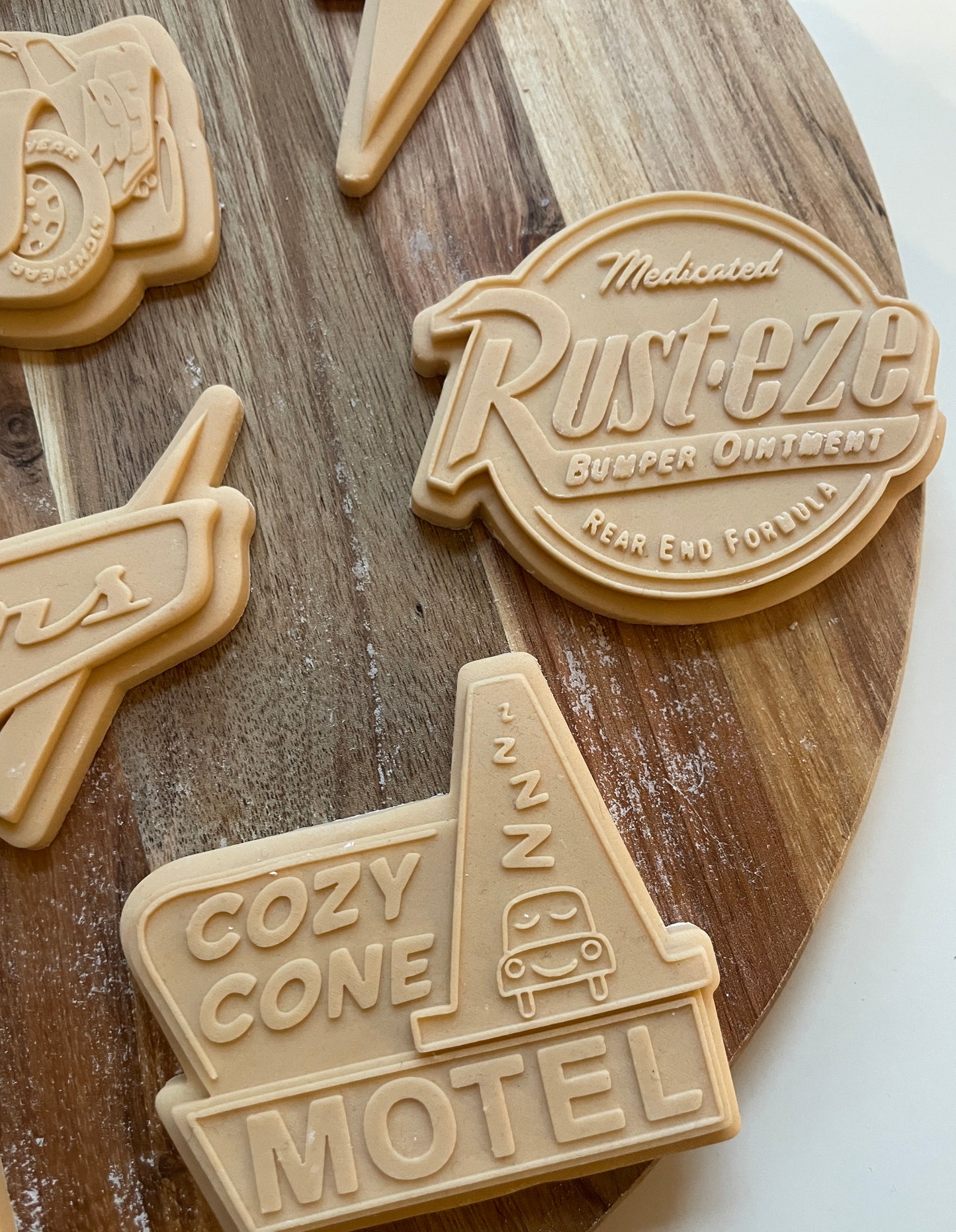 Cozy Cone Motel Logo Cars Theme | Debosser / Embosser And Cutter Set