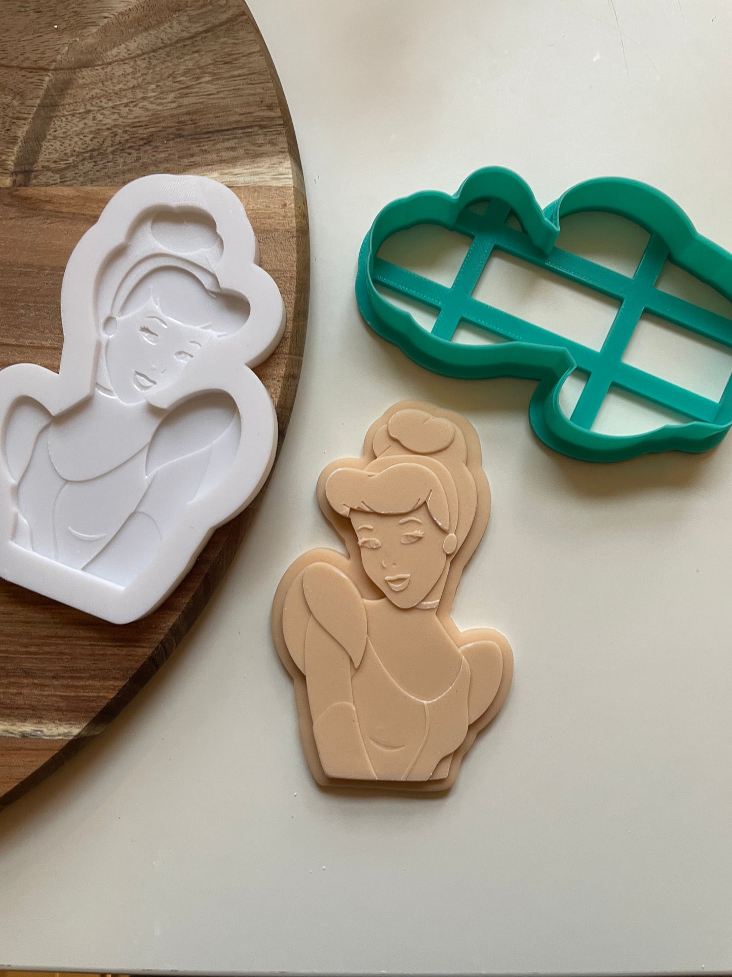 Cinderella | Embosser / Debosser And Cutter Set