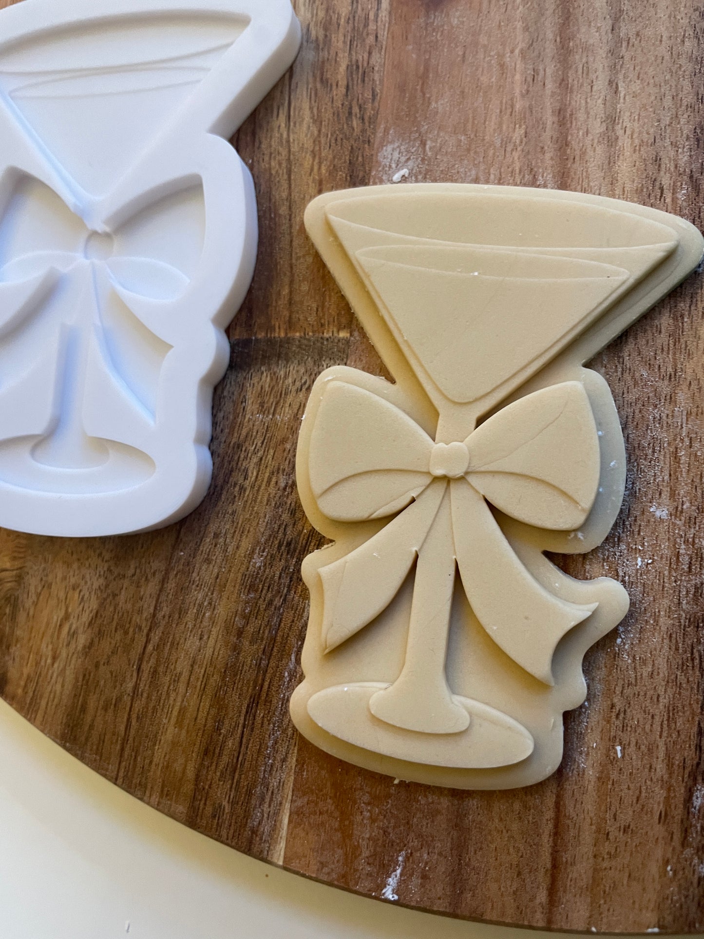 martini glass 3d embosser debosser and cutter set for fondant and biscuits with bow