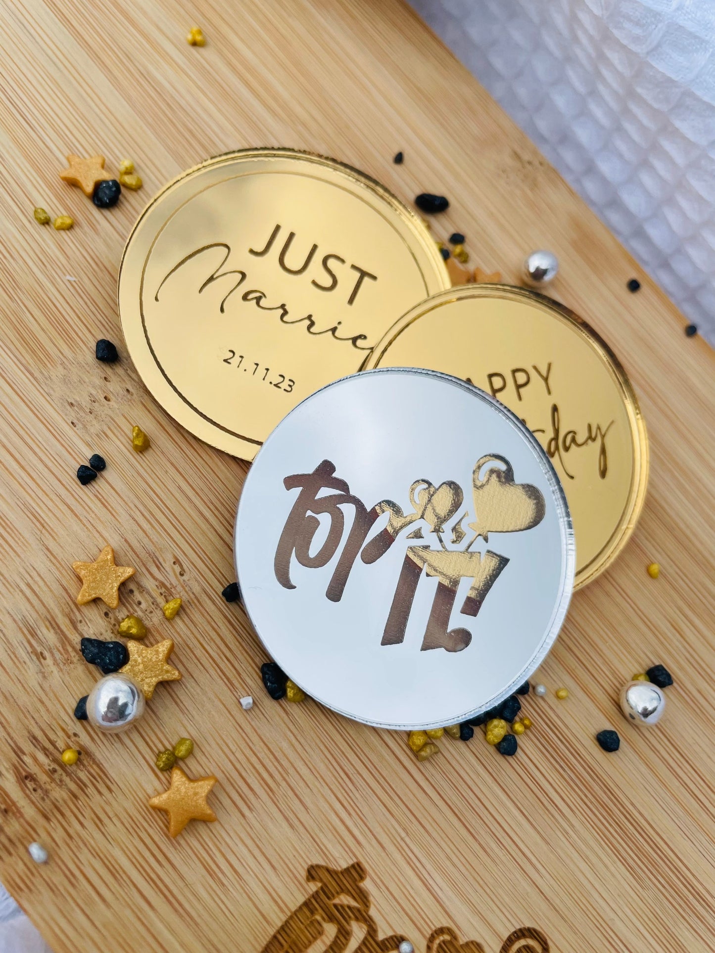 Just Married cupcake charms. Gold wedding favours. Cupcake topper. Personalised with name or date.