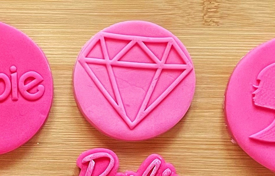 Diamond debosser. Geometric diamond cookie debosser. Embossed diamond effect for fondant / cookies.