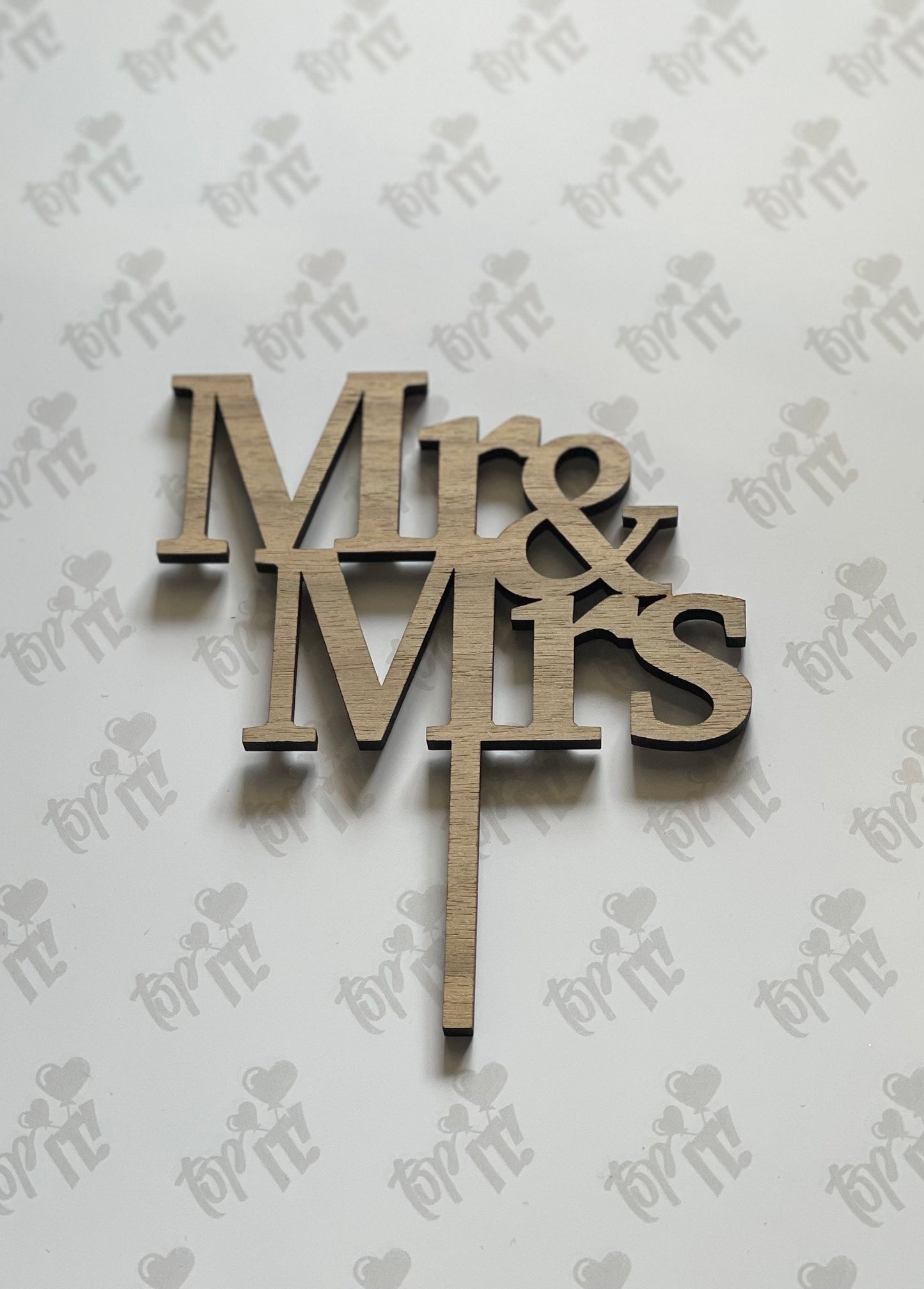 Mr and Mrs cake topper. Wedding cake topper.