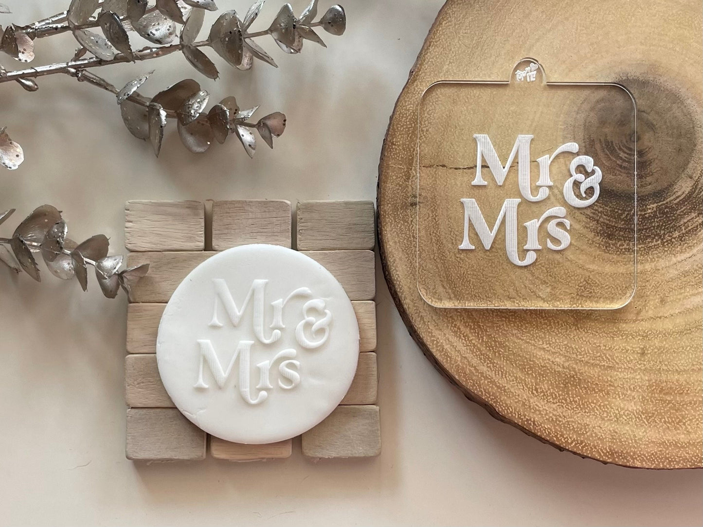 Mr & Mrs / Mr & Mr / Mrs & Mrs | Debosser / Embosser