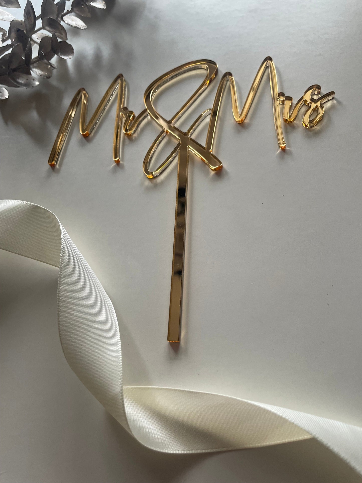 Mr & Mrs acrylic wedding topper. Silver. Gold. Rose Gold. Wood.