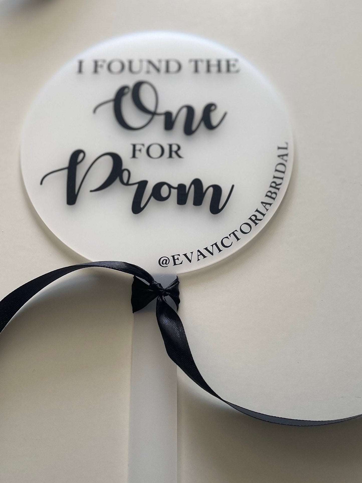 Prom dress sign. Yes to the dress sign / Wedding dress paddle. I found the one for prom.