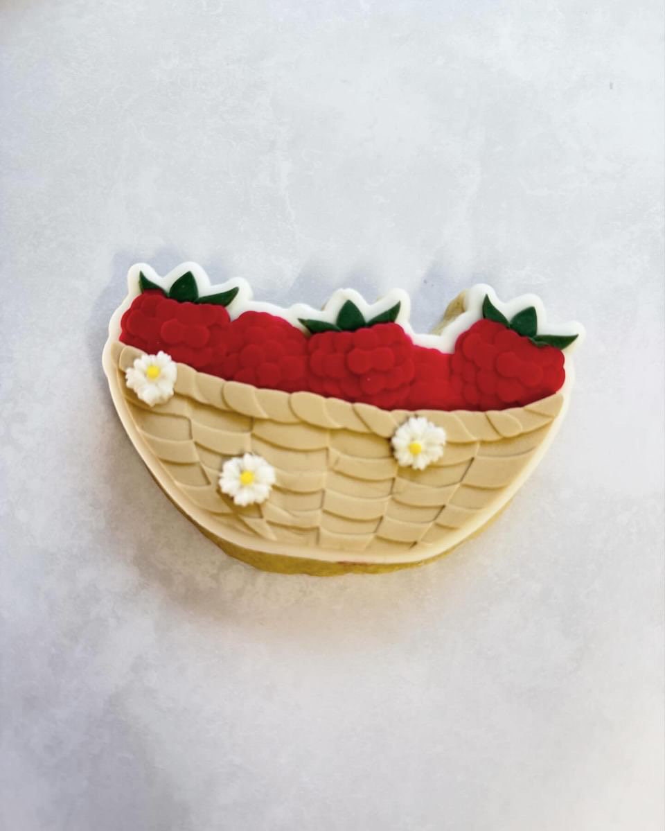 Raspberry Basket | Debosser And Cutter Set