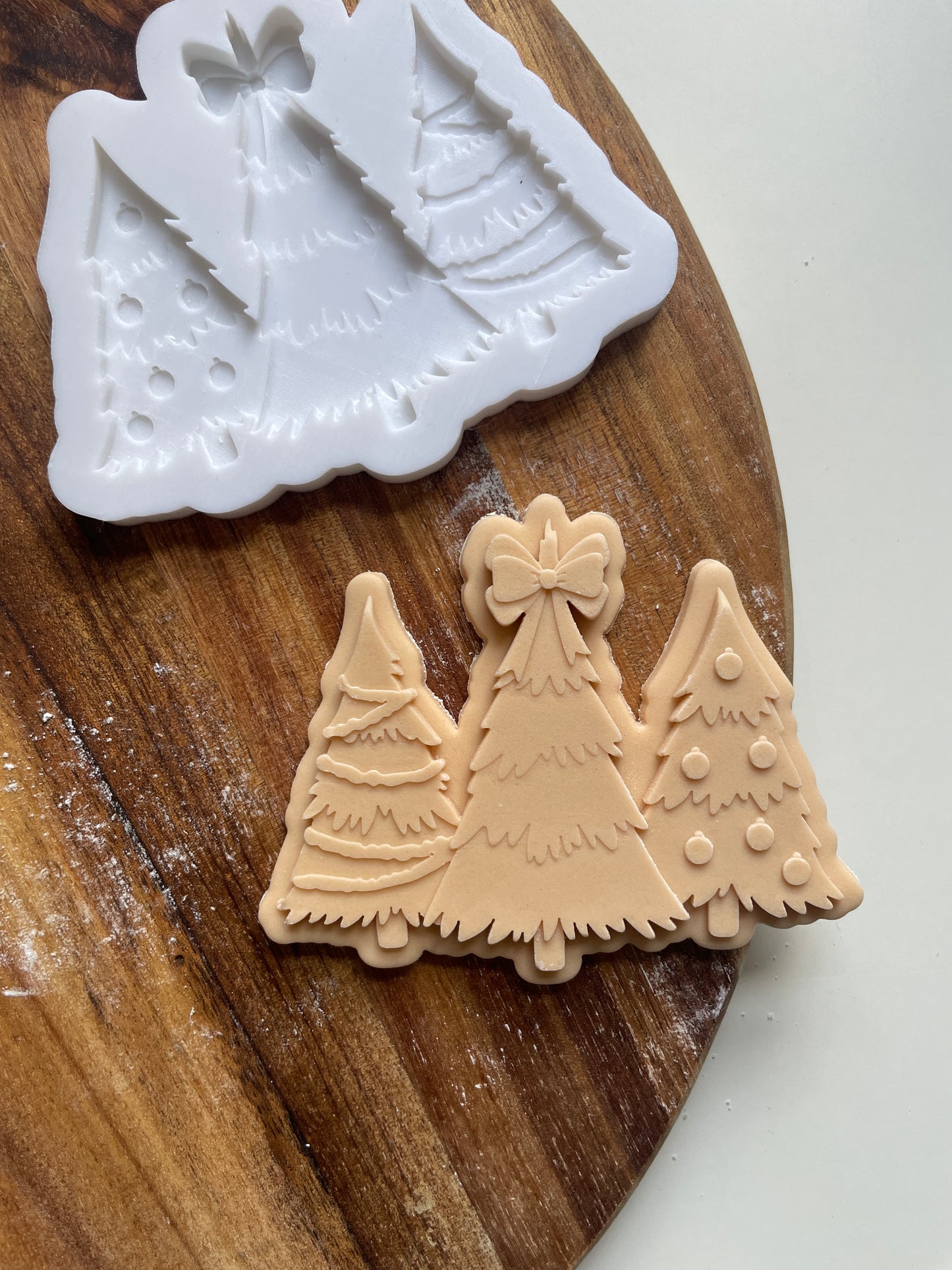 Christmas Tree Trio | Embosser / Debosser And Cutter Set