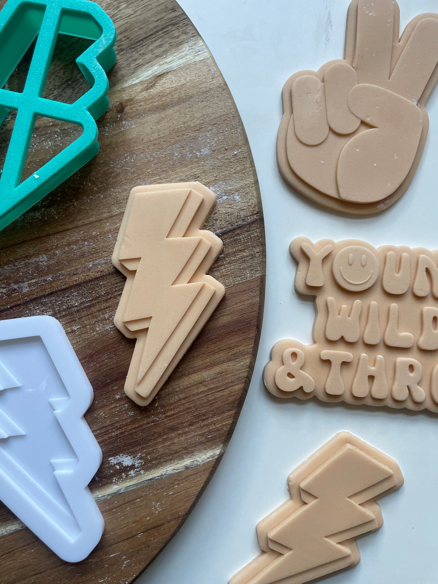 Lightning Bolt 3D | Embosser / Debosser And Cutter Set