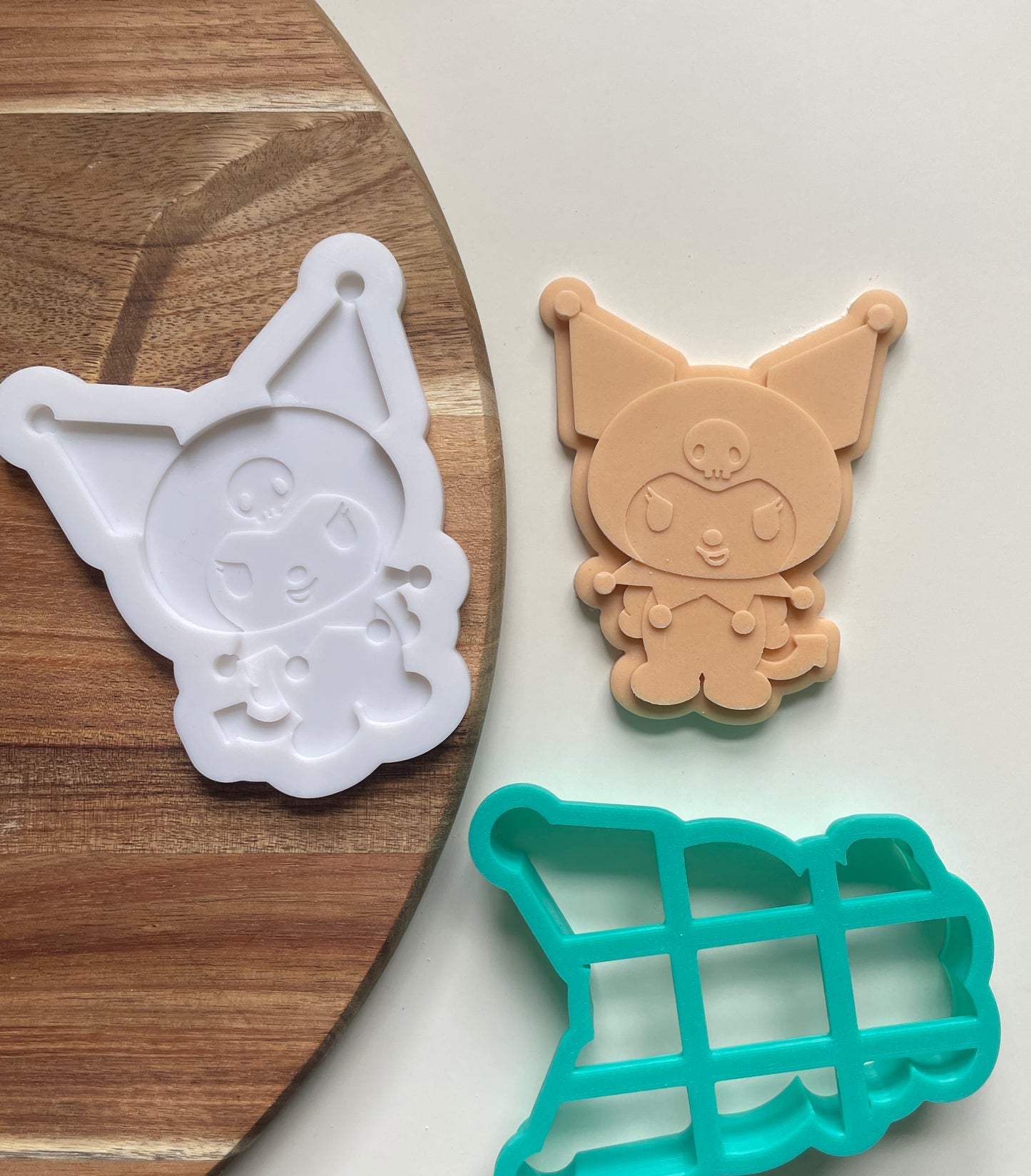 Jester Rabbit | Embosser / Debosser And Cutter Set