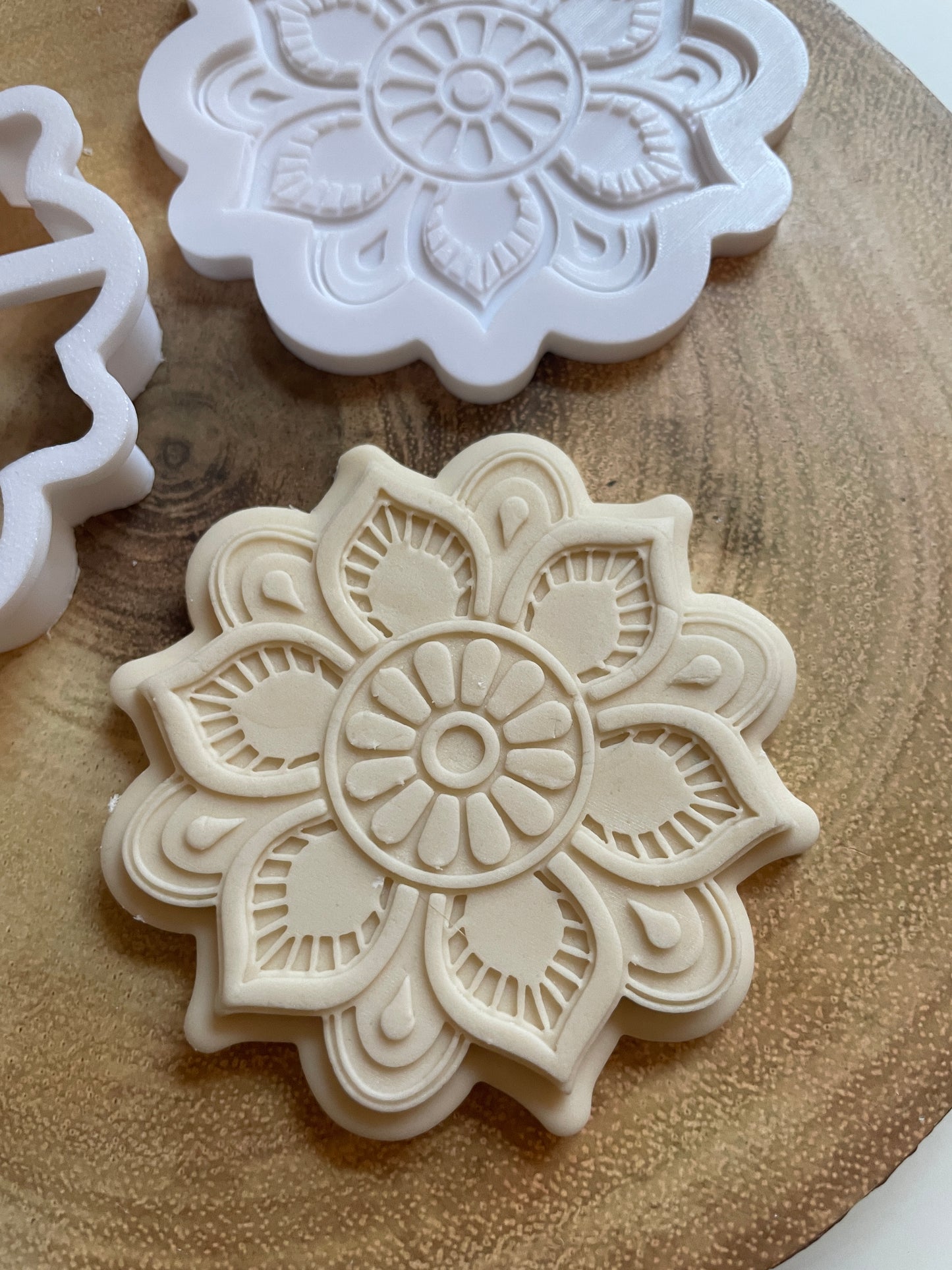 Mandala Flower. Embosser / Debosser And Cutter Set