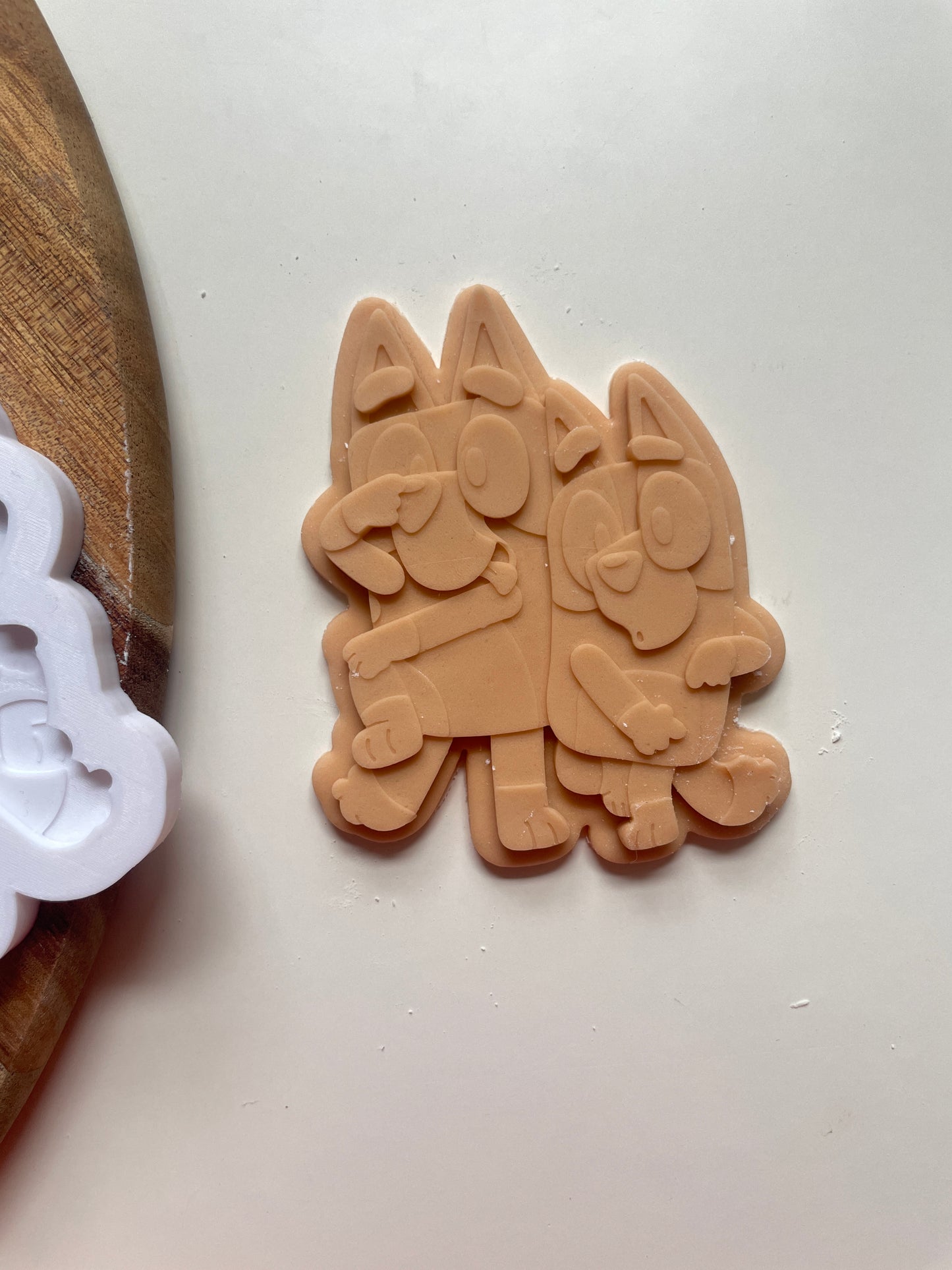 Bingo and Bluey Cuddling | Debosser / Embosser And Cutter Set