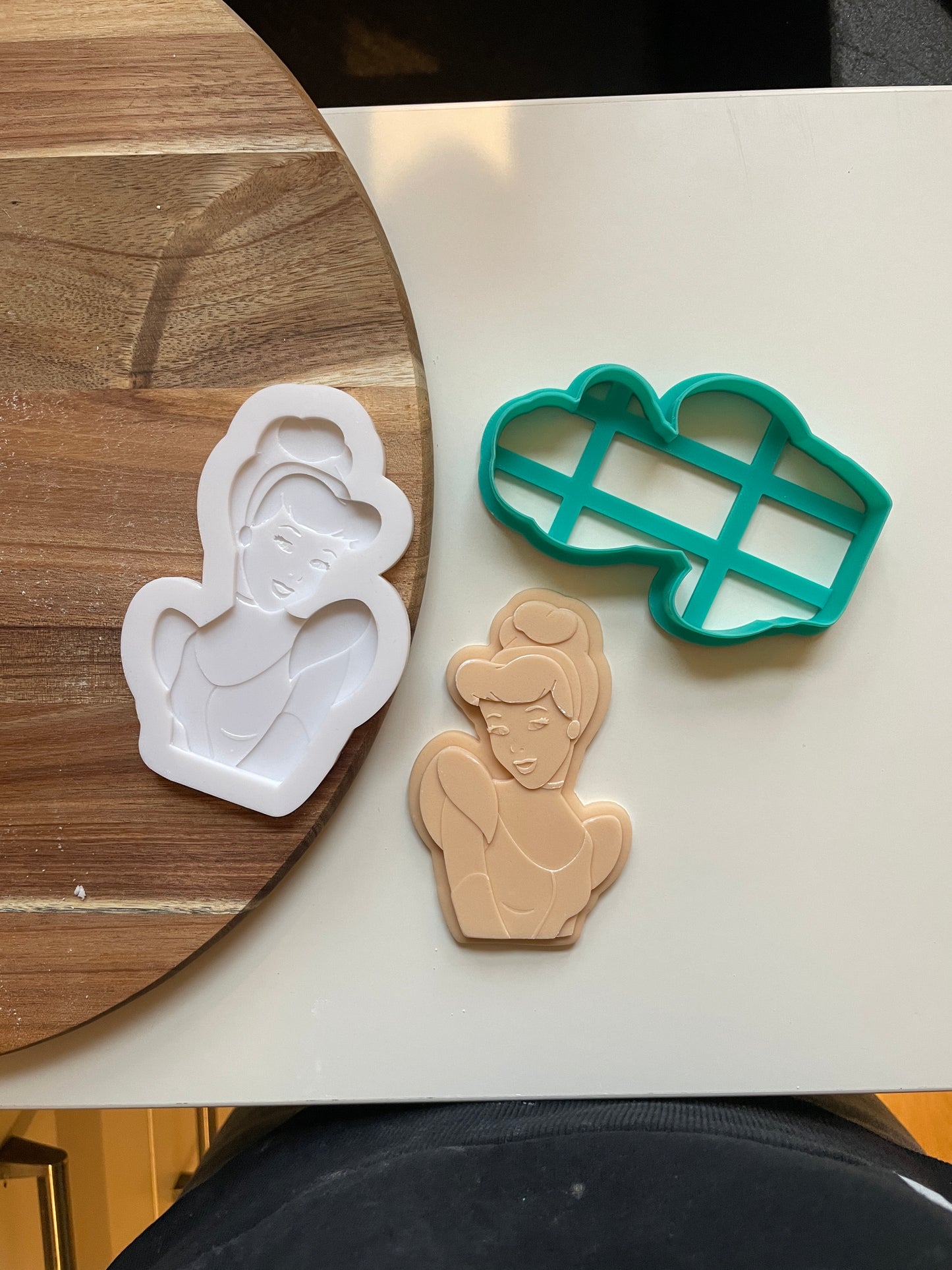 Cinderella | Embosser / Debosser And Cutter Set
