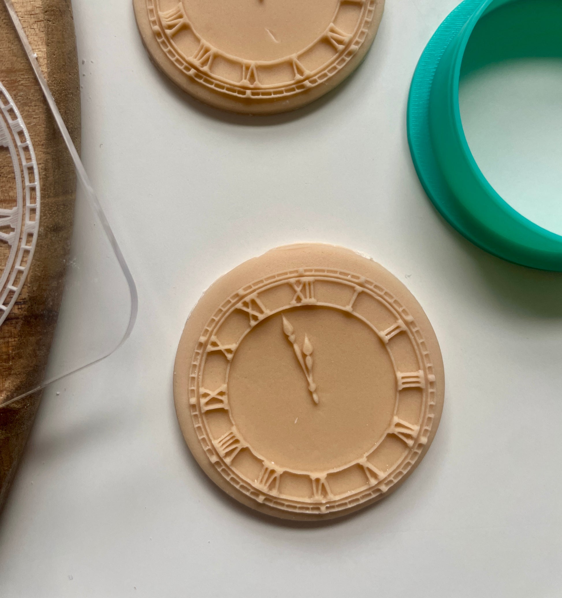 Acrylic clock Embosser debosser for fondant icing toppers 