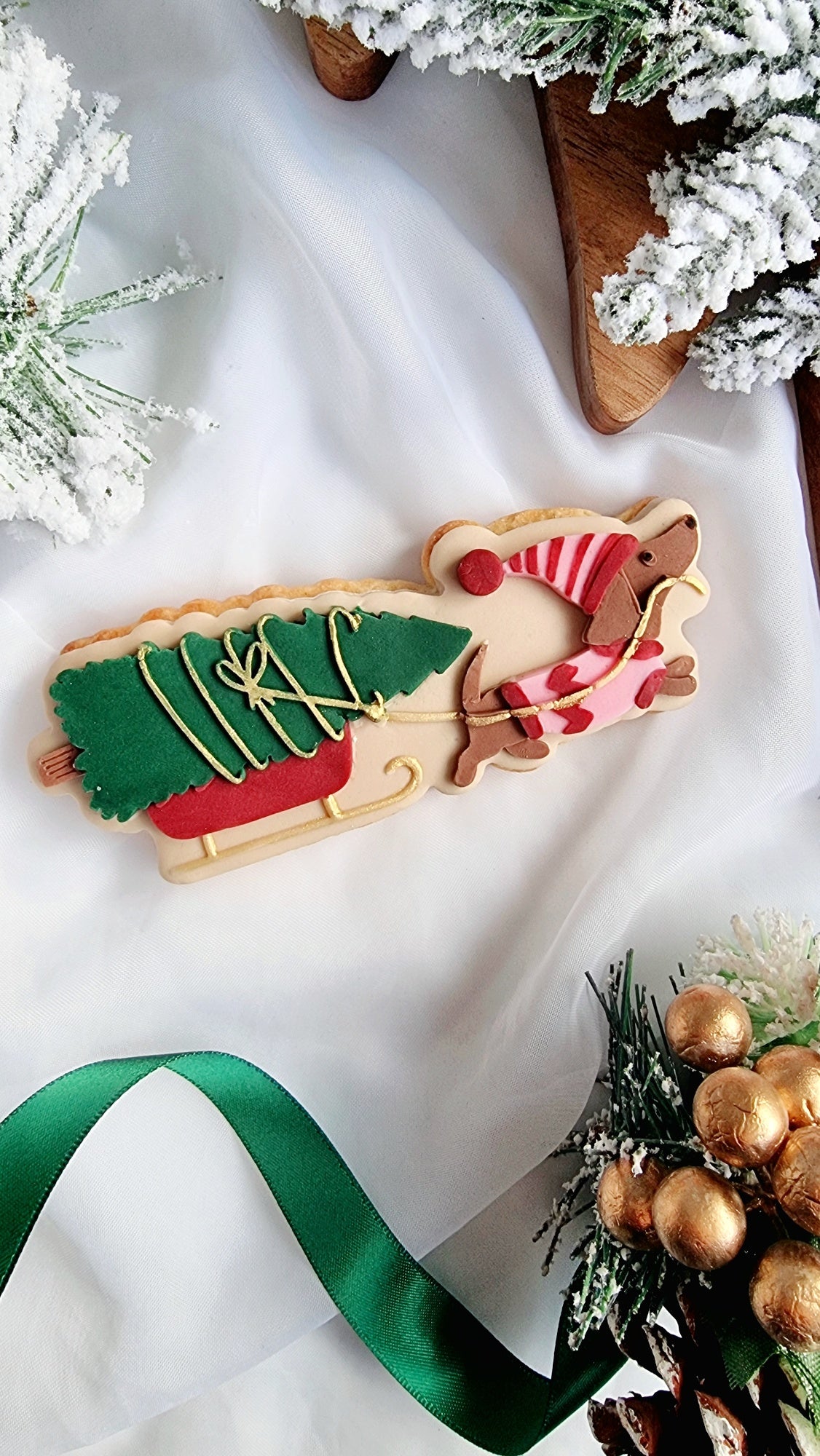 Dachshund Through The Snow  | Embosser / Debosser And Cutter Set (Copy)