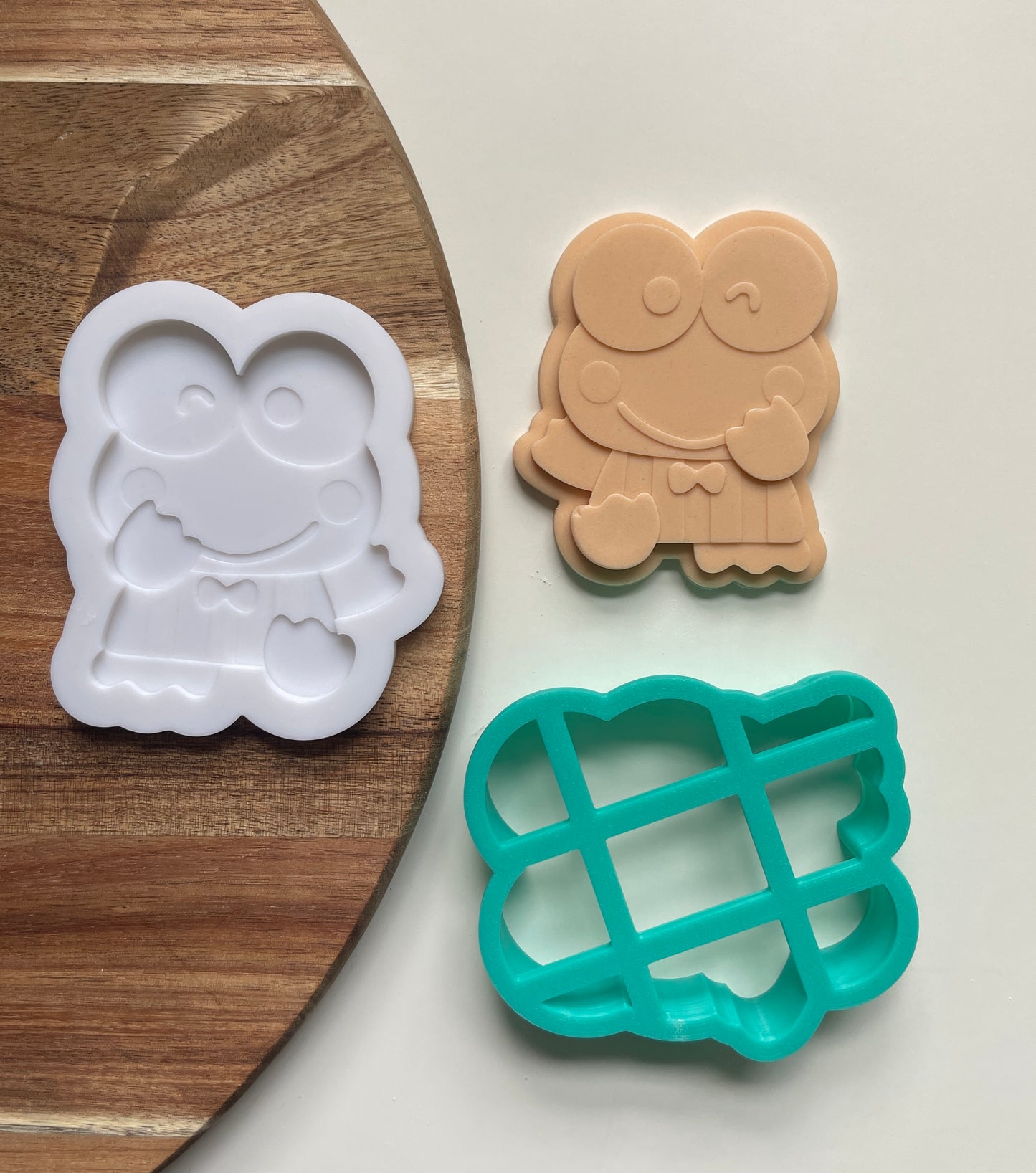 Cute Frog | Embosser / Debosser And Cutter Set