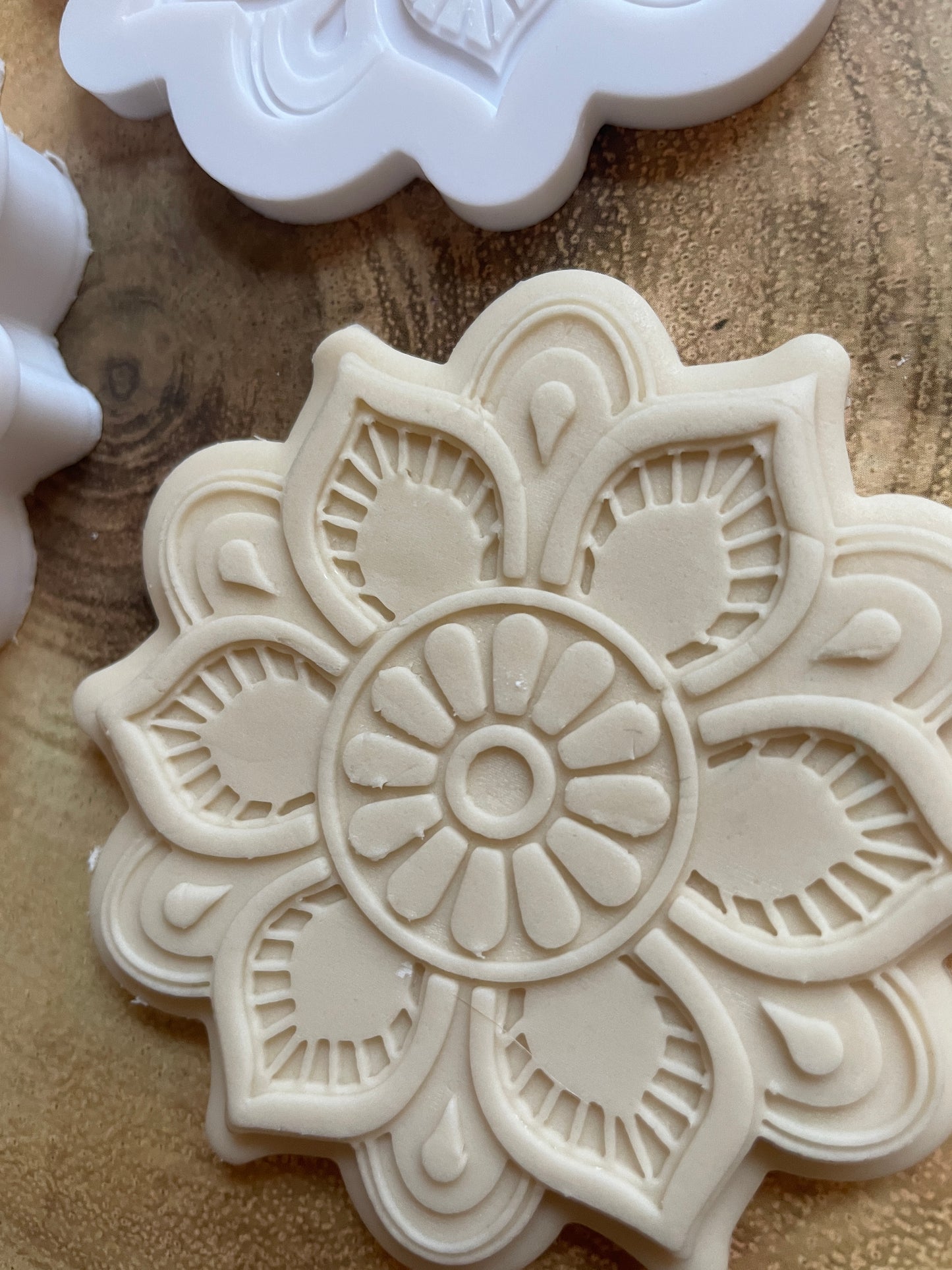 Mandala Flower. Embosser / Debosser And Cutter Set