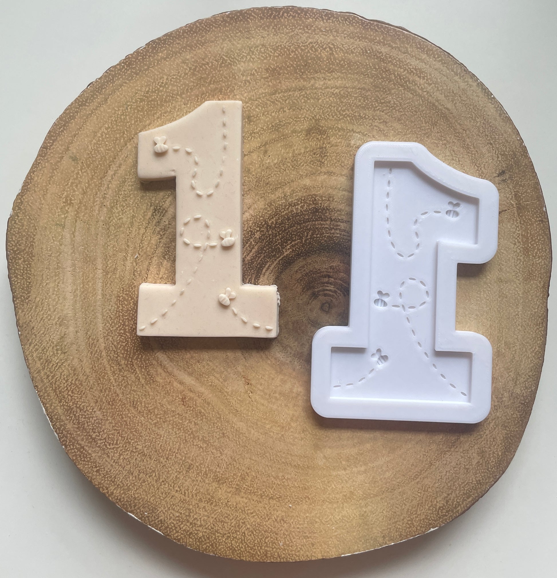 Bee theme fondant cutter 