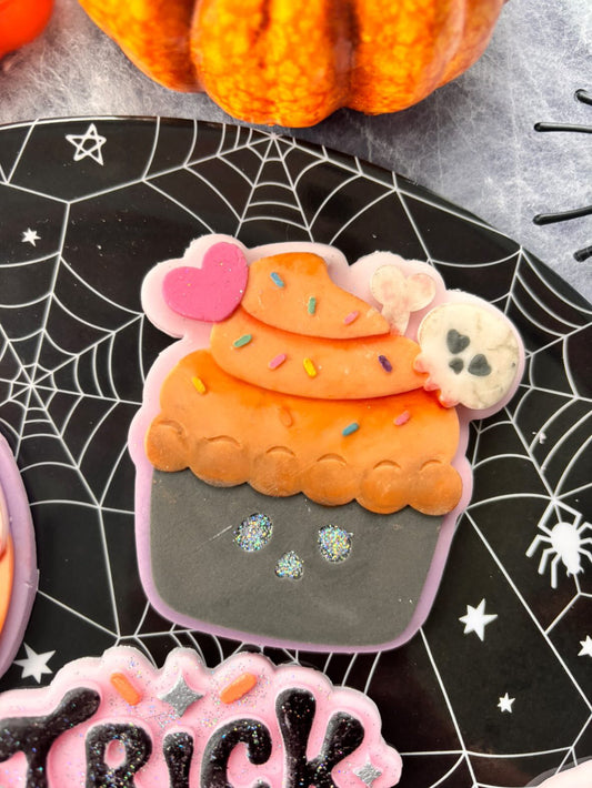 Skull and Bones Cupcake | Embosser / Debosser And Cutter Set
