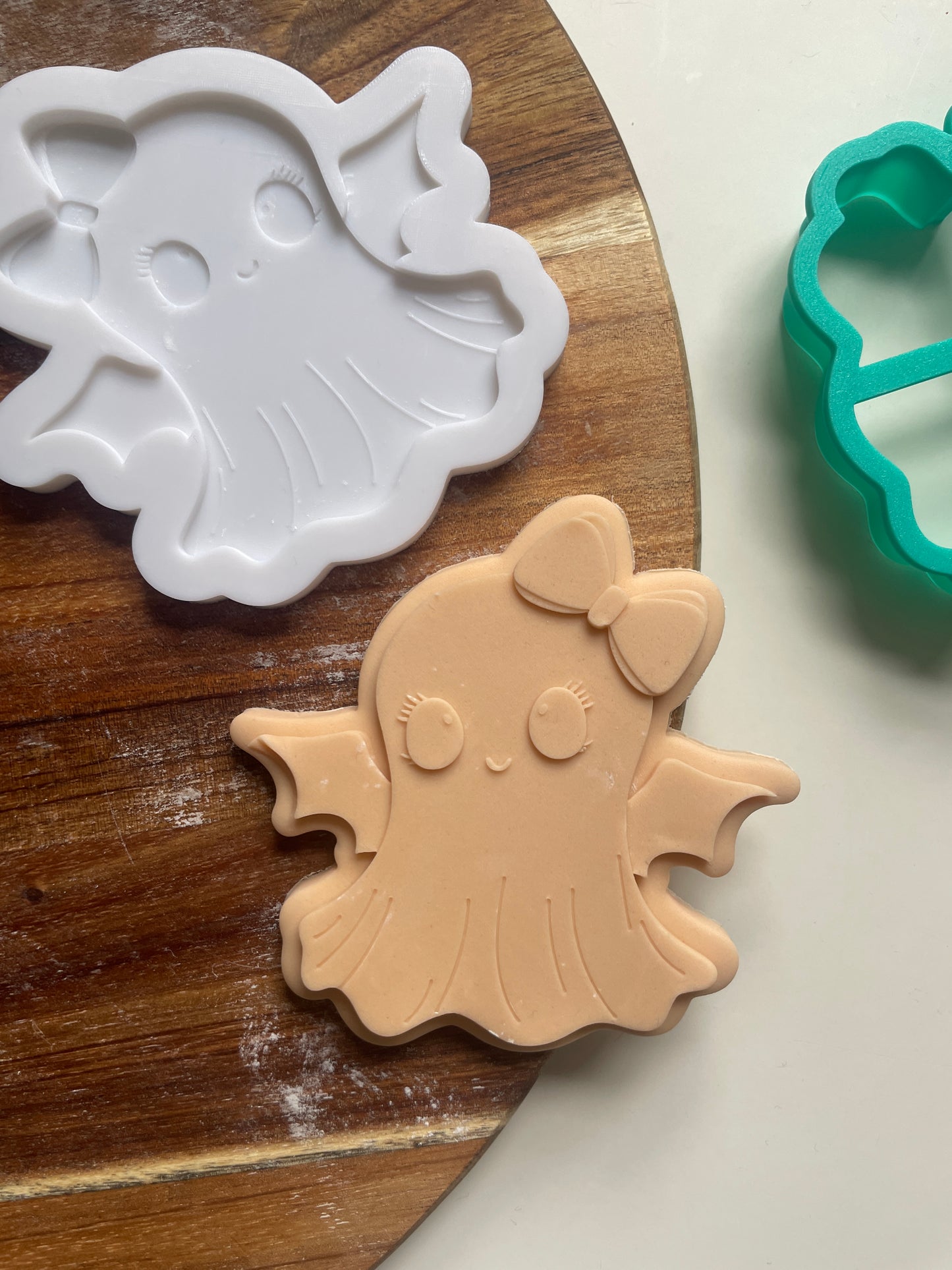 Cute Bat Ghost | Embosser / Debosser And Cutter Set