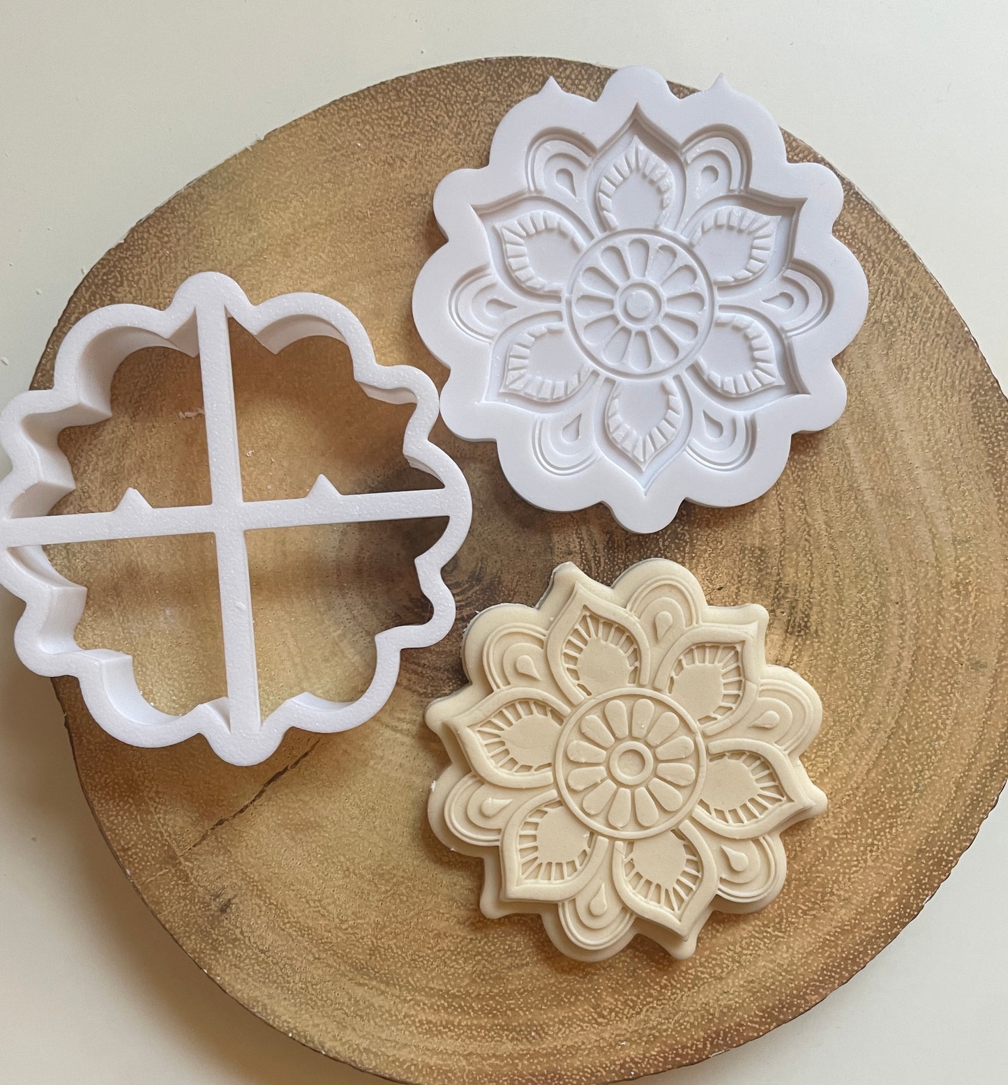 Mandala Flower. Embosser / Debosser And Cutter Set
