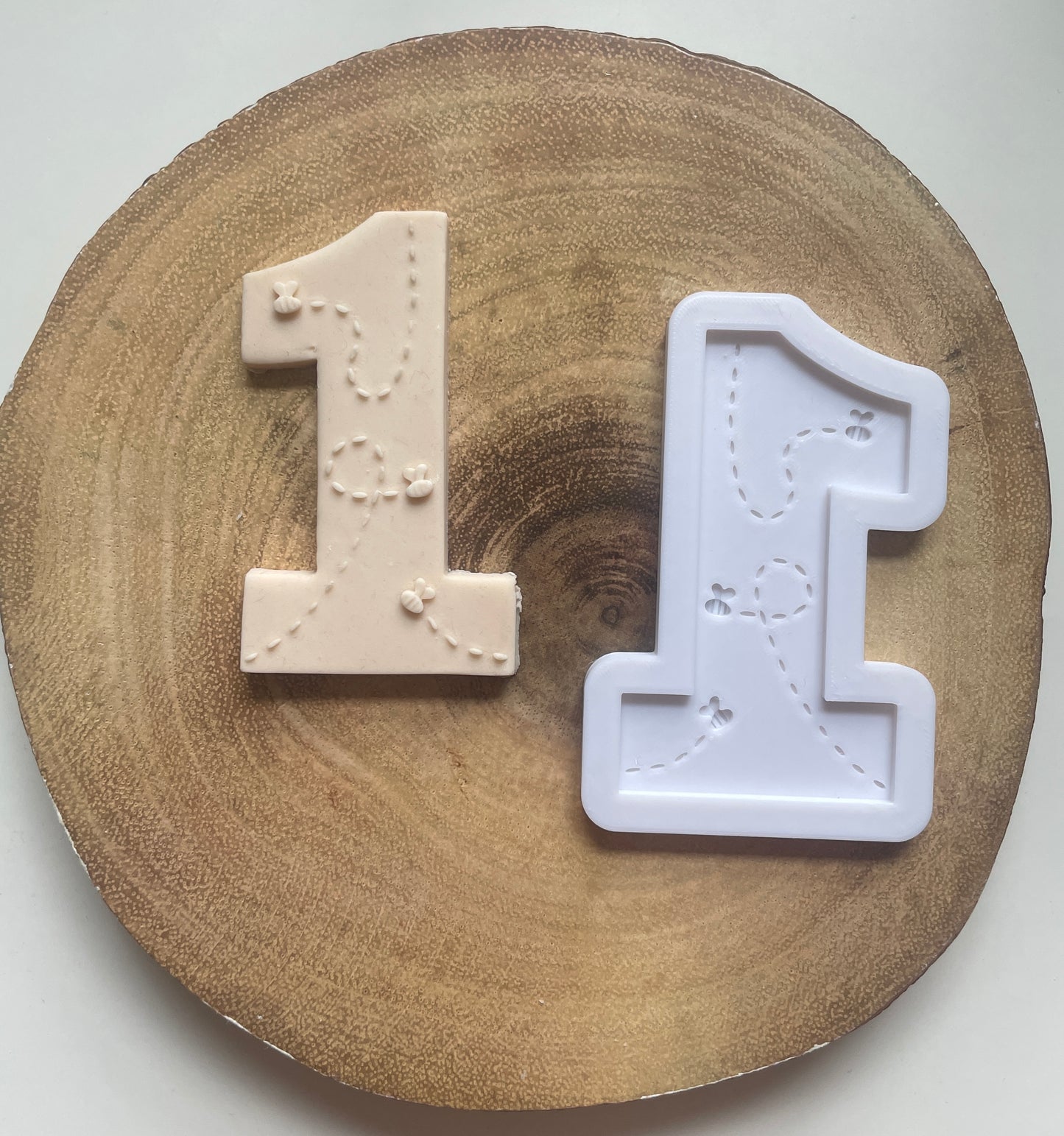 Bee Pattern Number | Embosser / Debosser And Cutter Set.  Numbers 0-9