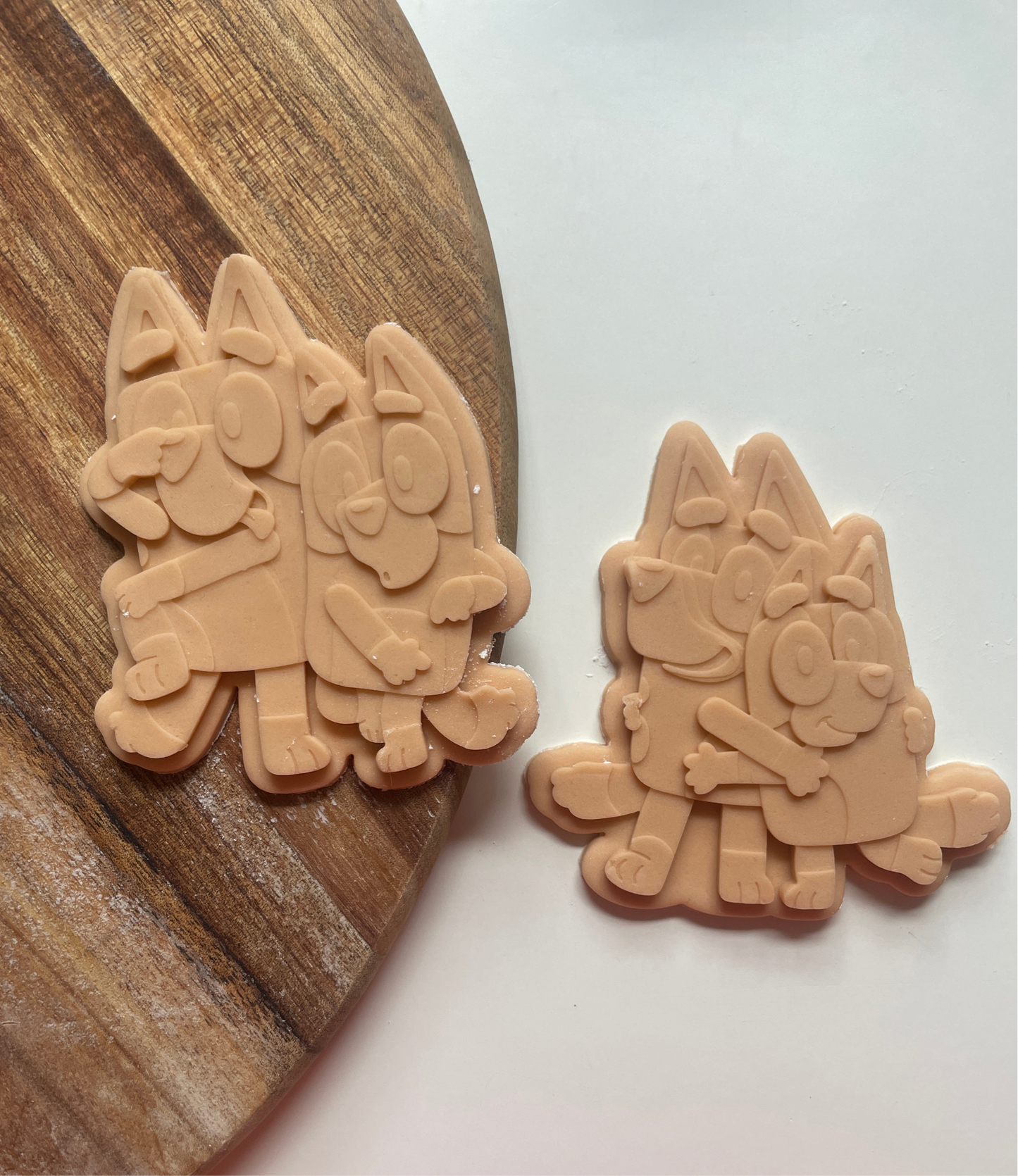 Bingo and Bluey Cuddling | Debosser / Embosser And Cutter Set