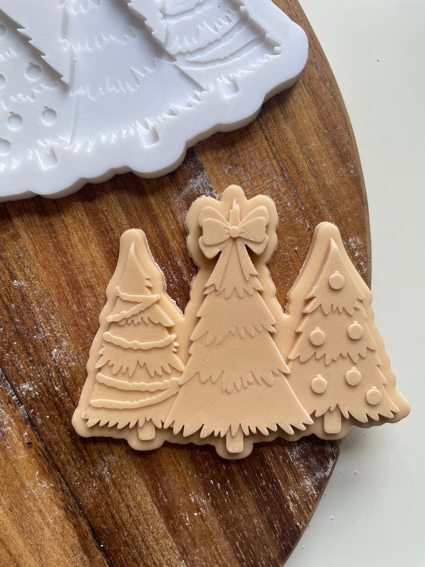 Christmas Tree Trio | Embosser / Debosser And Cutter Set