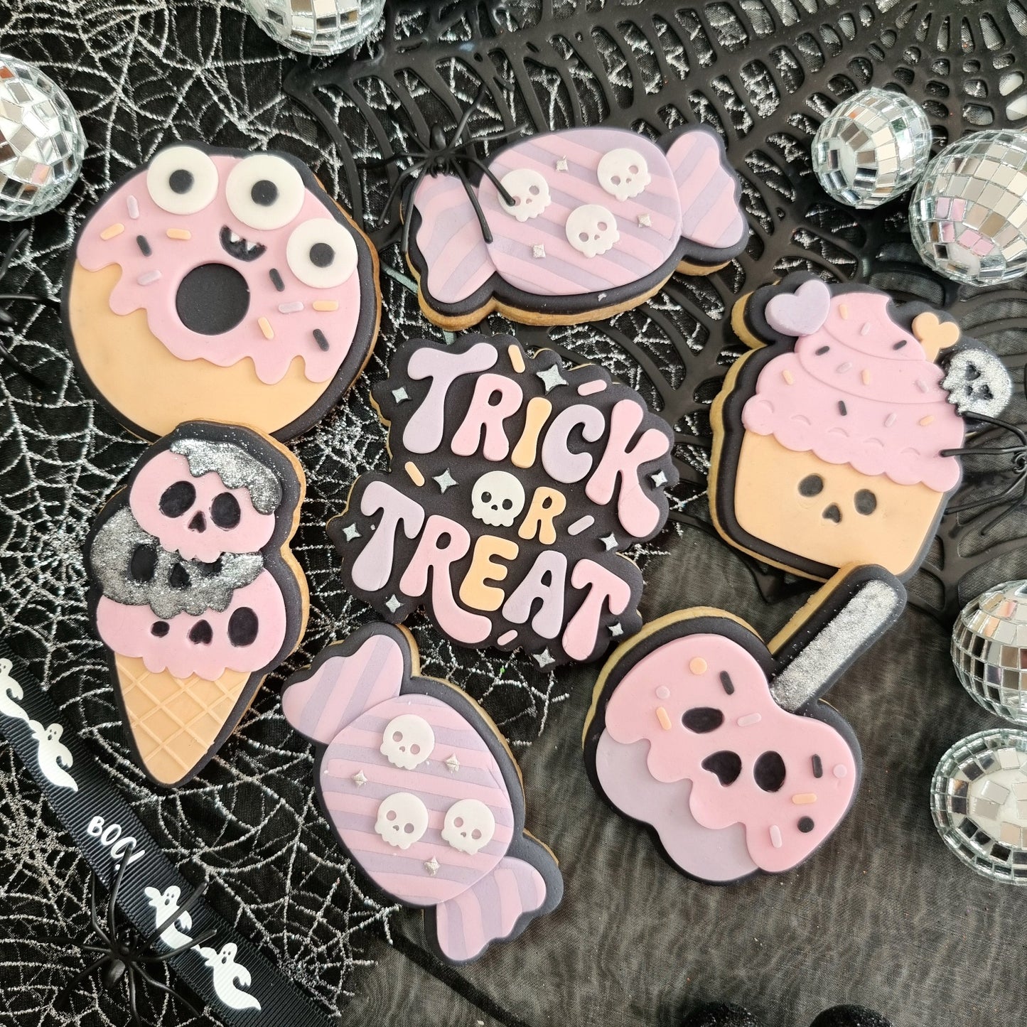 Monster Donut  | Embosser / Debosser And Cutter Set