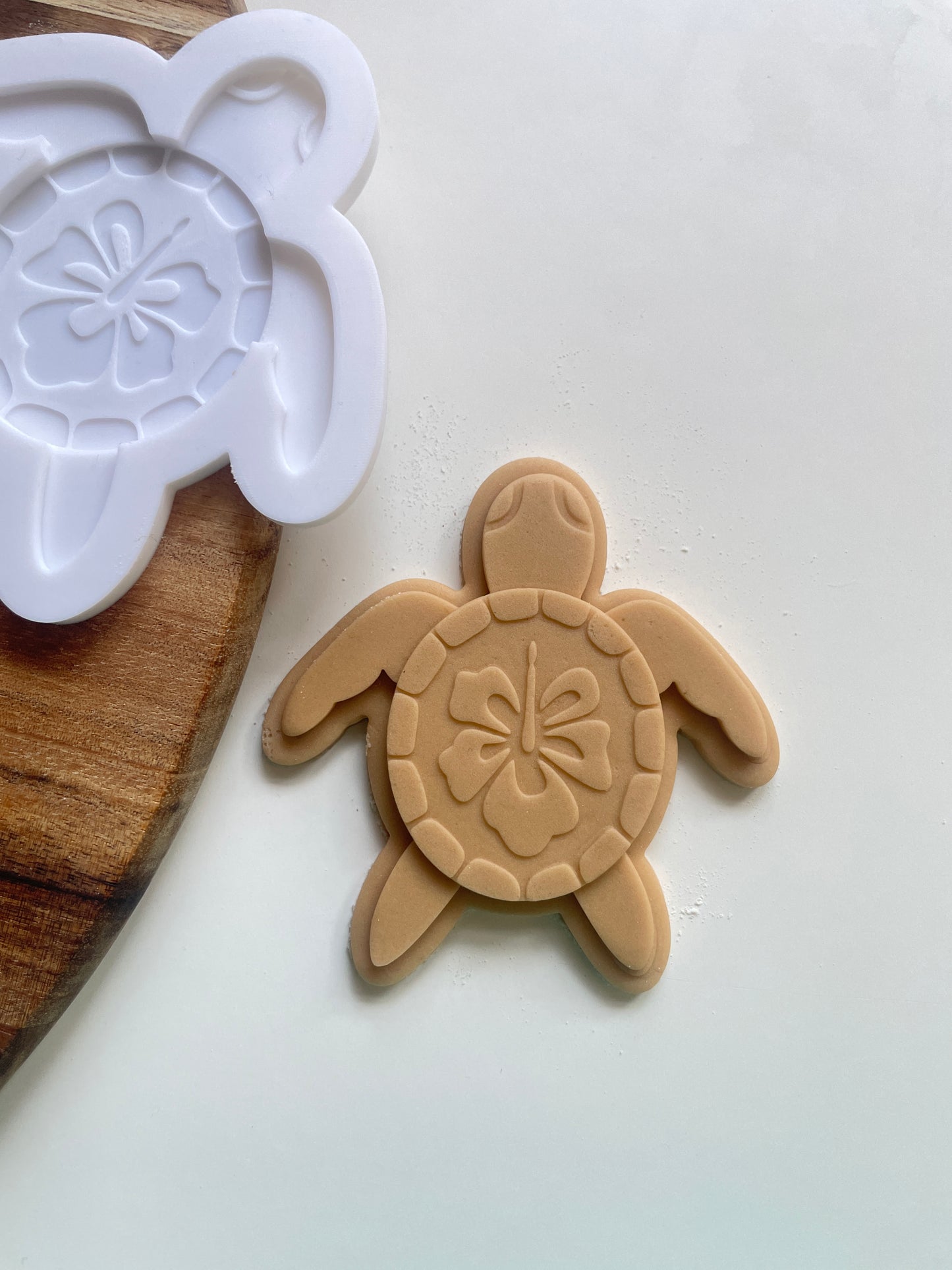 Hawaii Sea Turtle With Hibiscus Pattern | Embosser / Debosser And Cutter Set