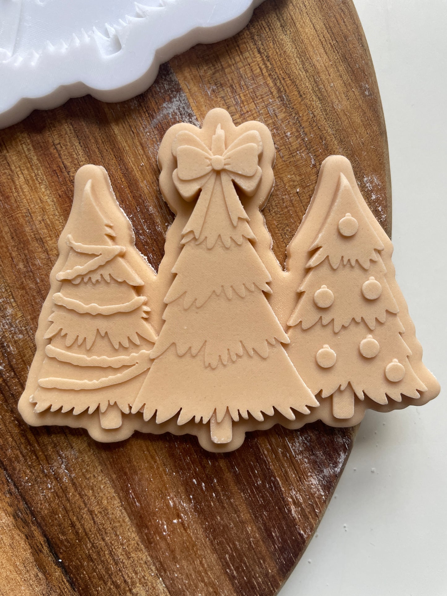 Christmas Tree Trio | Embosser / Debosser And Cutter Set