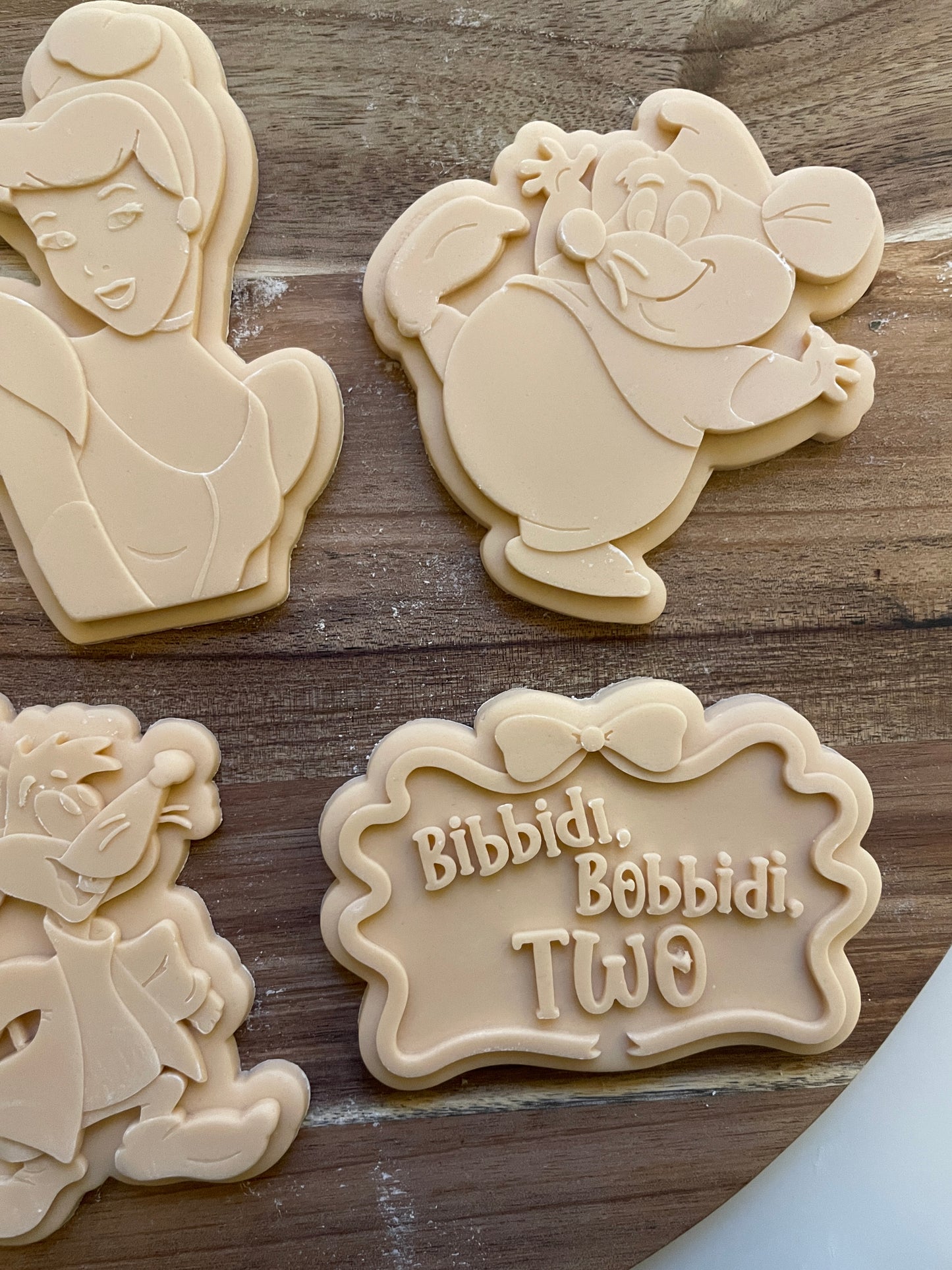 Bibbidi Bobbidi Two With Bow Border | Embosser / Debosser And Cutter Set