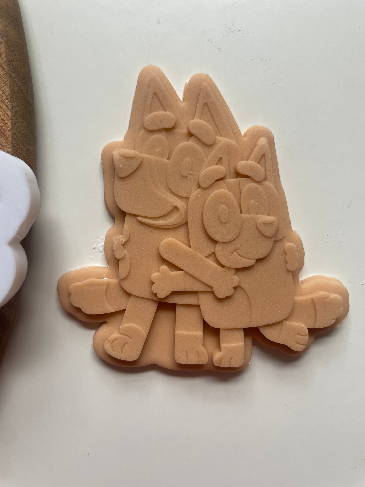 Bingo and Bluey Cuddling | Debosser / Embosser And Cutter Set